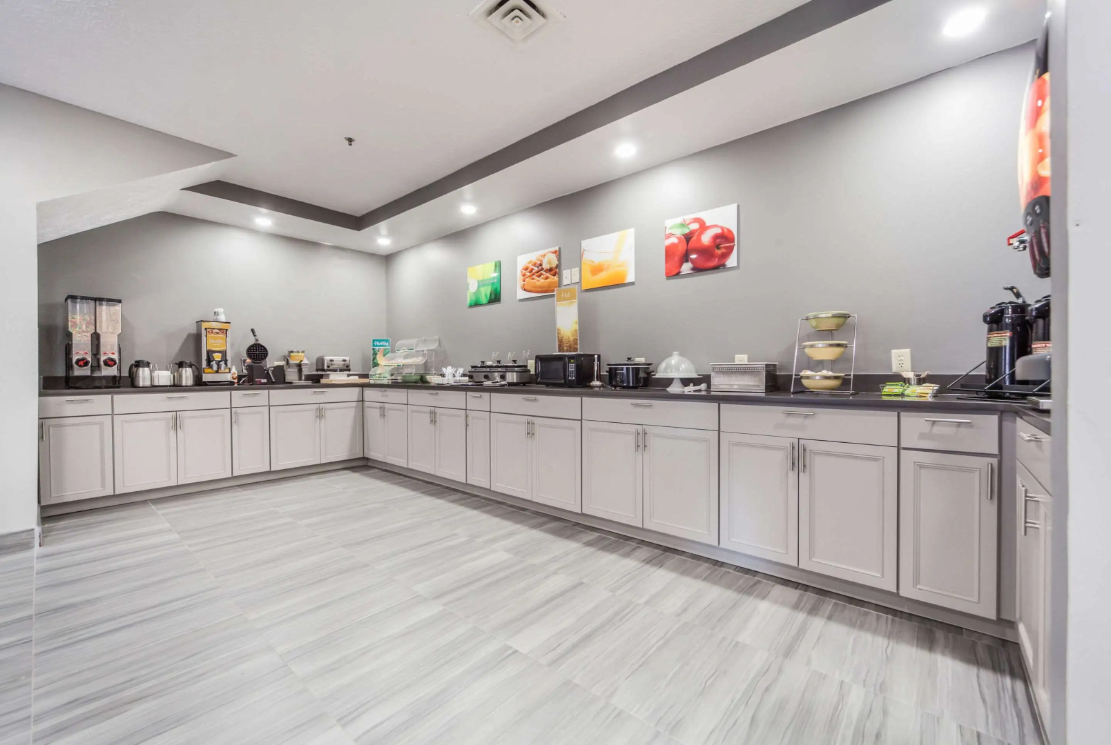 Quality Inn & Suites Omaha Chalco