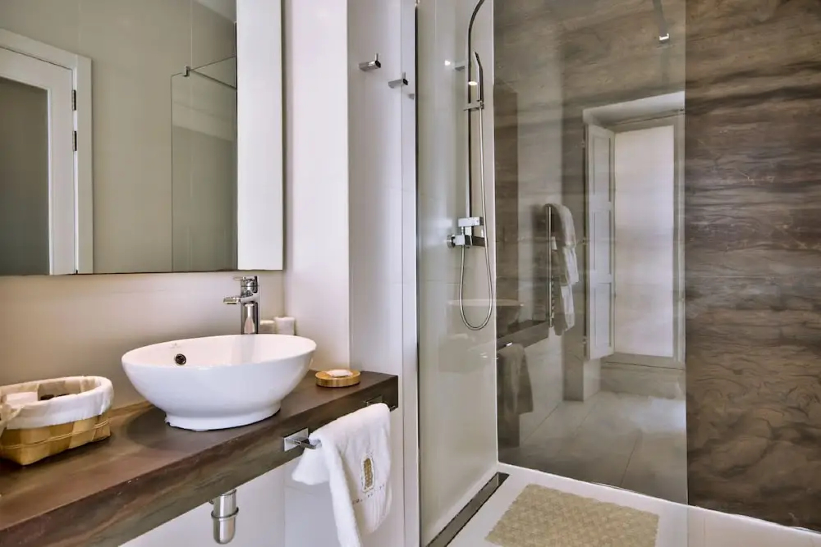 U Collection Suites & Apartments