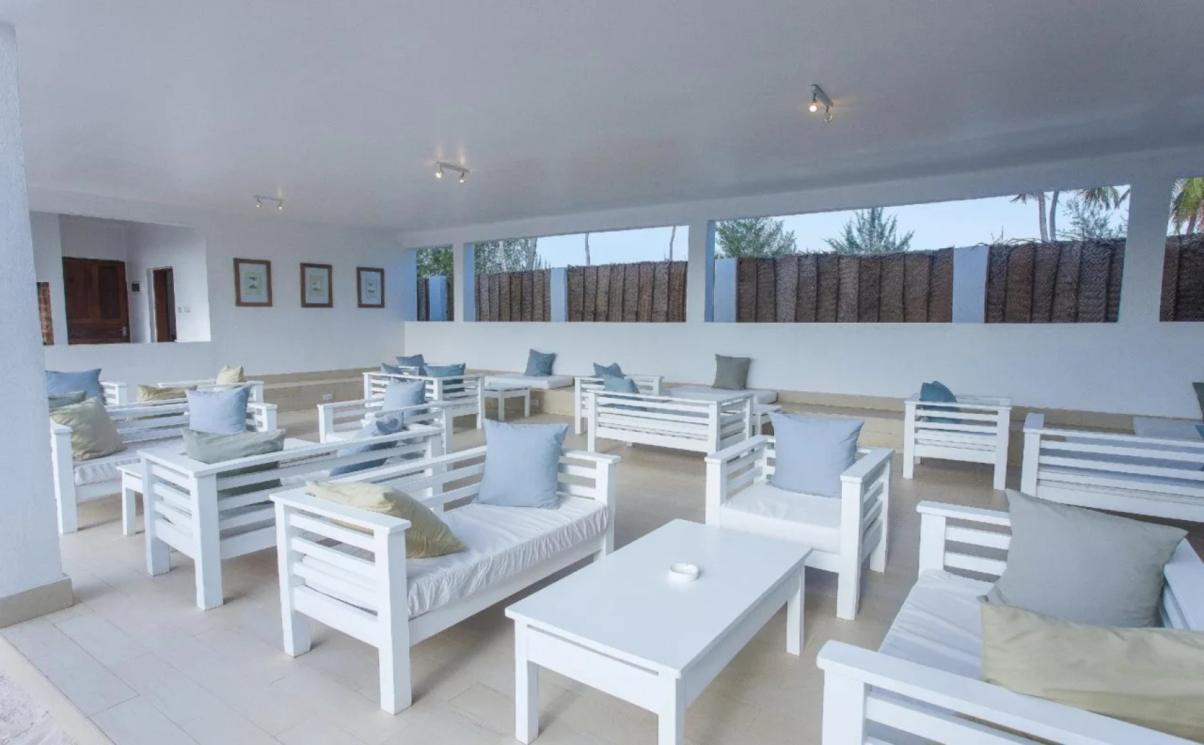 Dhow Inn Boutique Hotel