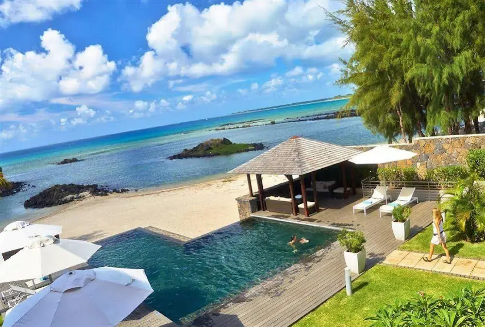 Bon Azur Elegant Suites & Penthouses