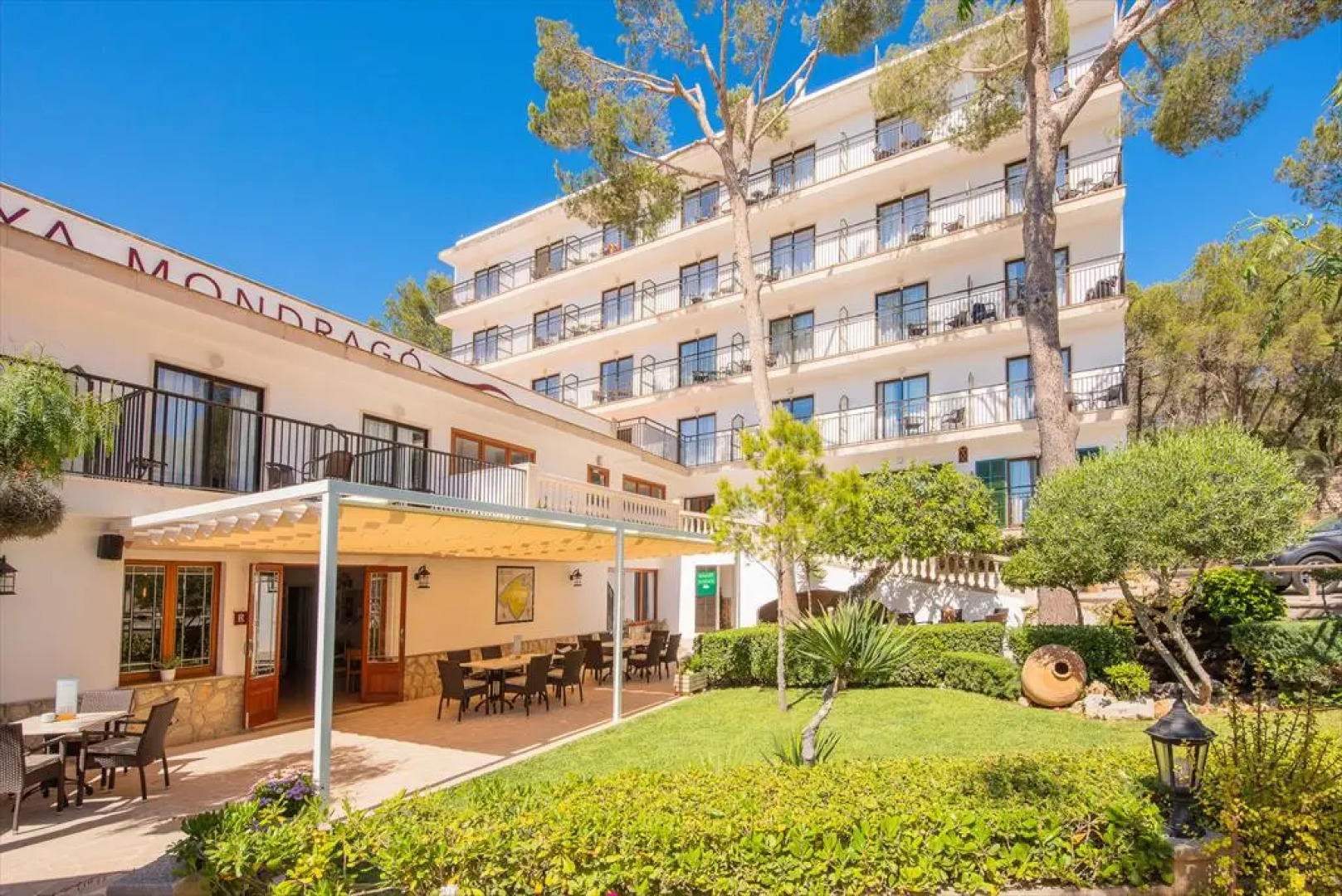 Hotel Playa Mondrago