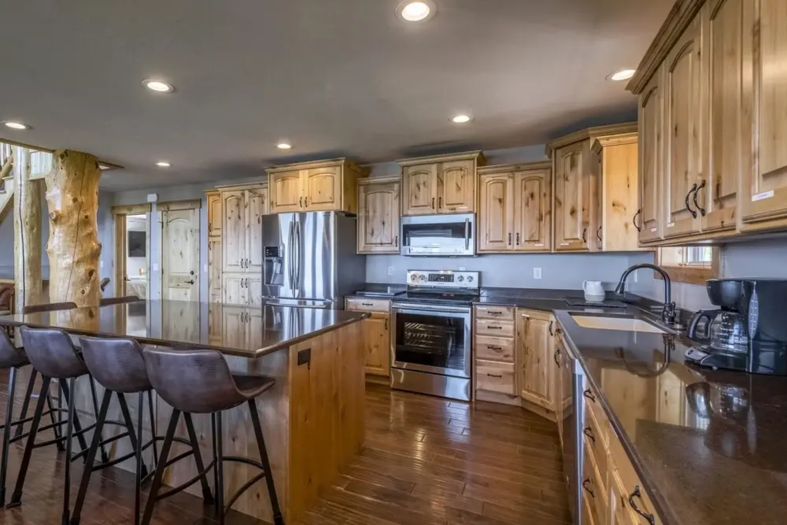 Harbor Lodge has Expansive Deck Views and Located Directly Across From the Marina!