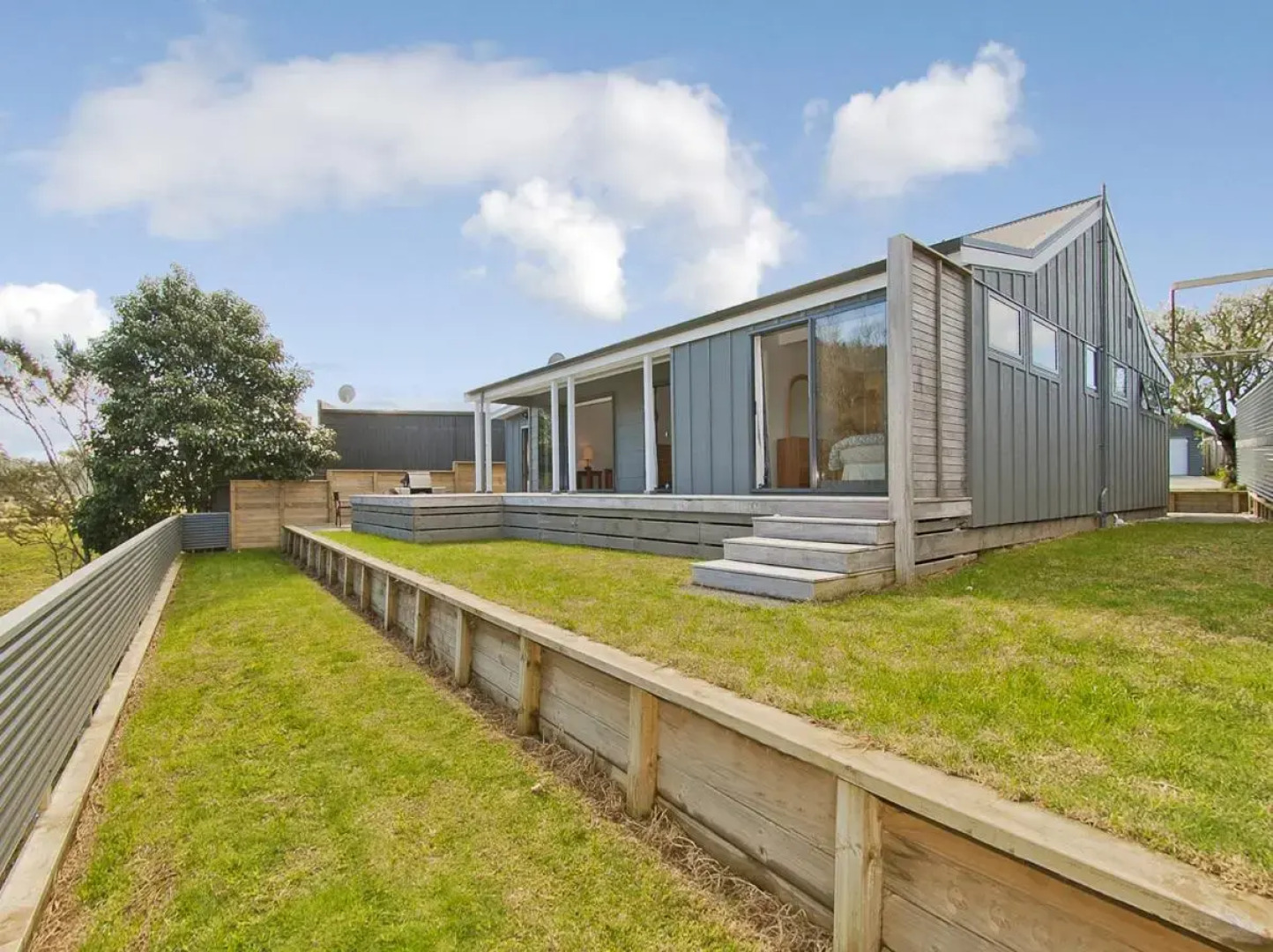 Sea Breeze - Whangamata Holiday Home