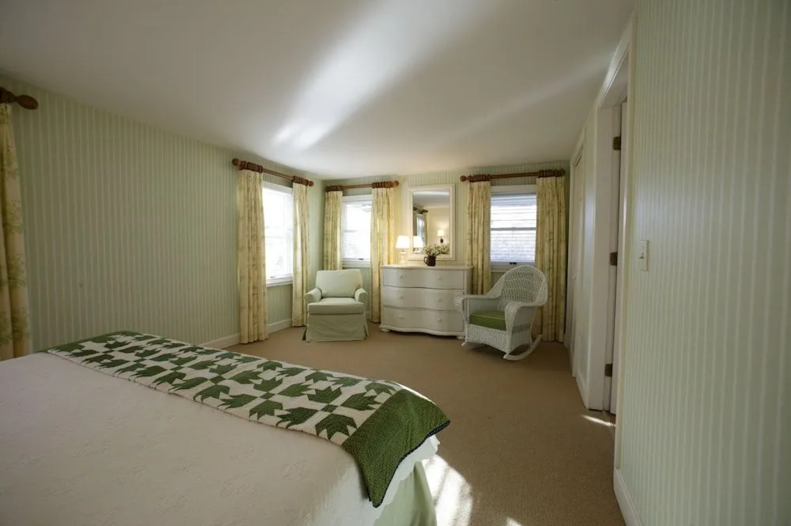 Menemsha Inn & Cottages