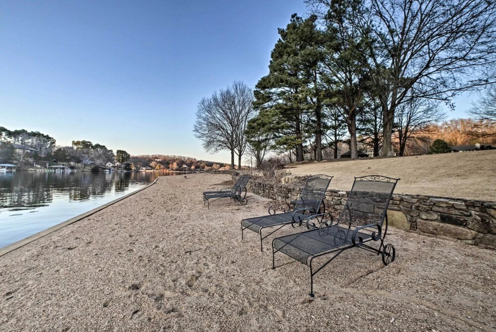 Lakefront Retreat w/ Dock & Beach: 2 Miles to Golf