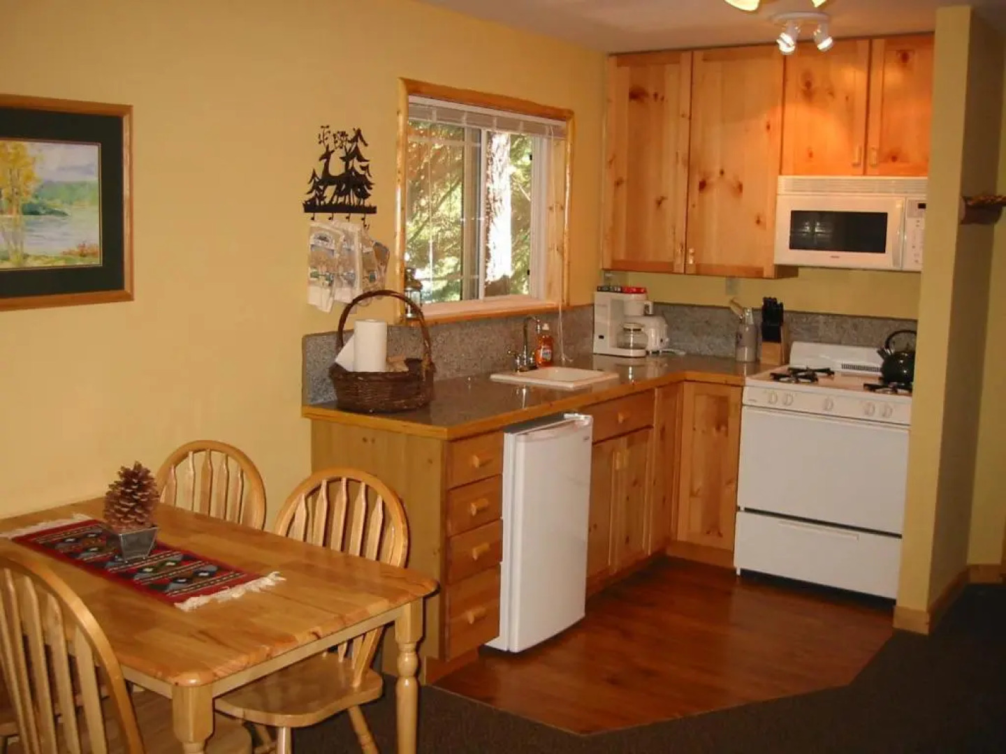 Tahoma Meadows B&B Cottages