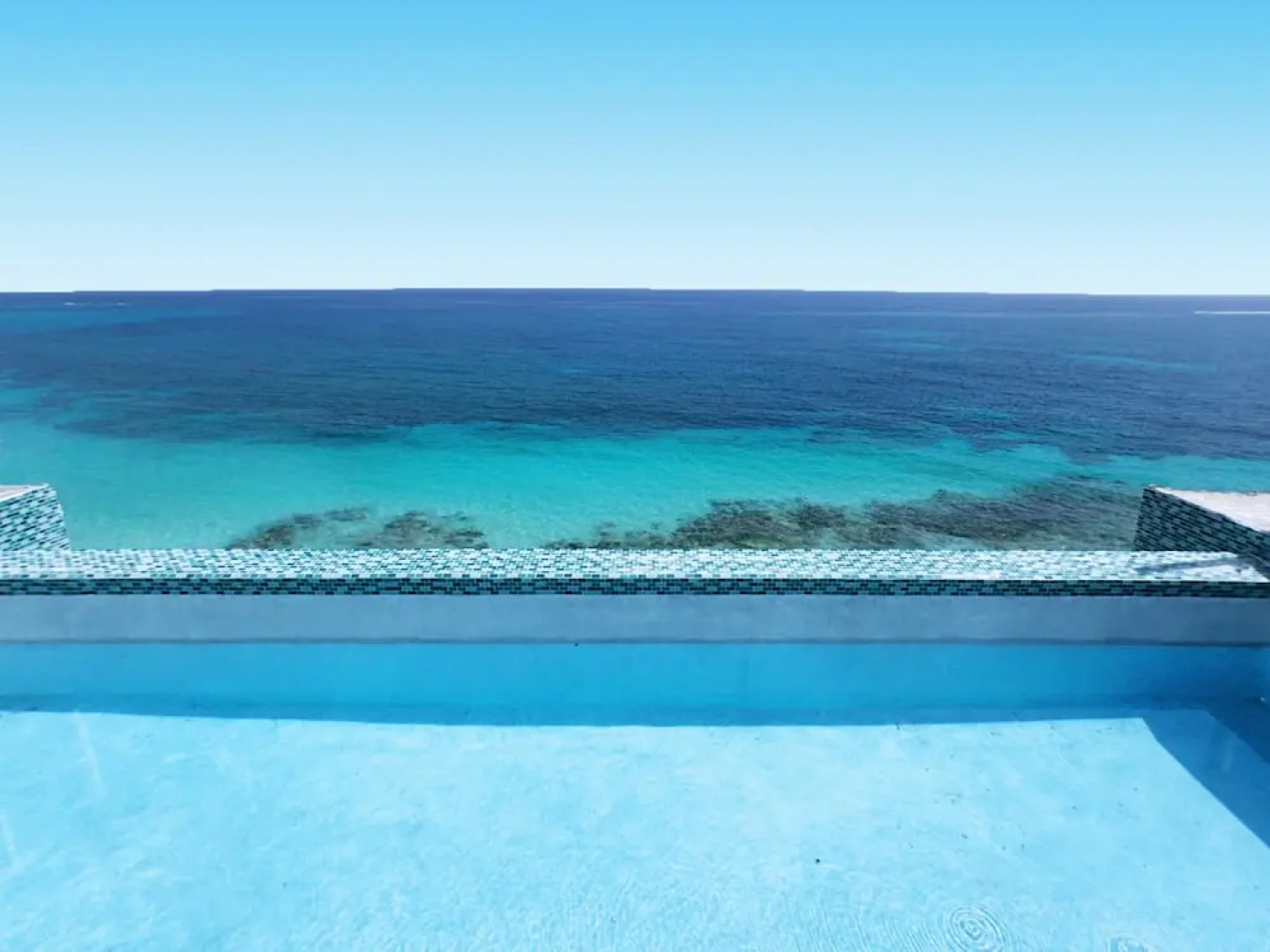 Je Suis Content, Silver Sands 3BR