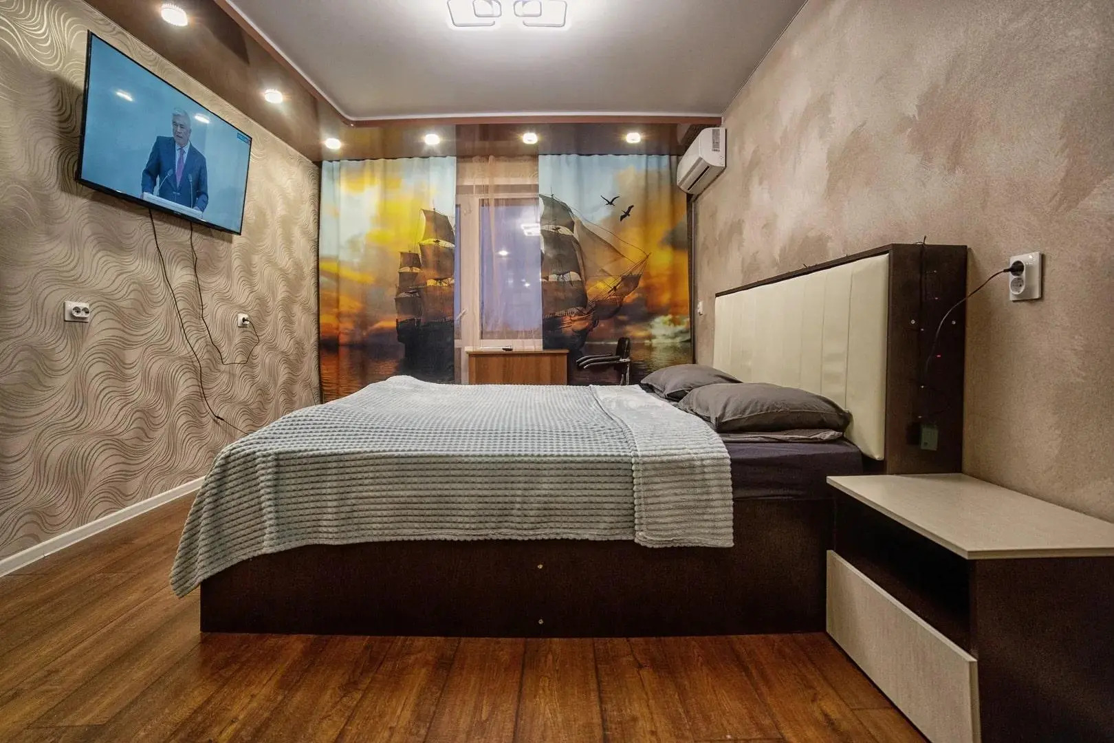 Апартаменты на улице Октябрьской Революции 40