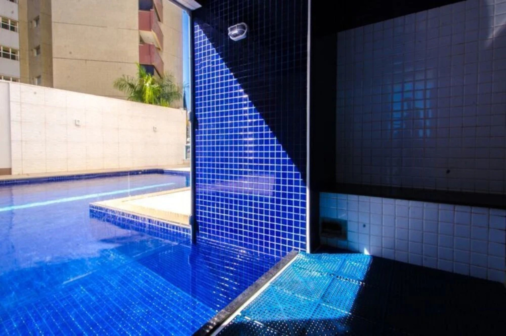 AV110 Completo e perto do metro