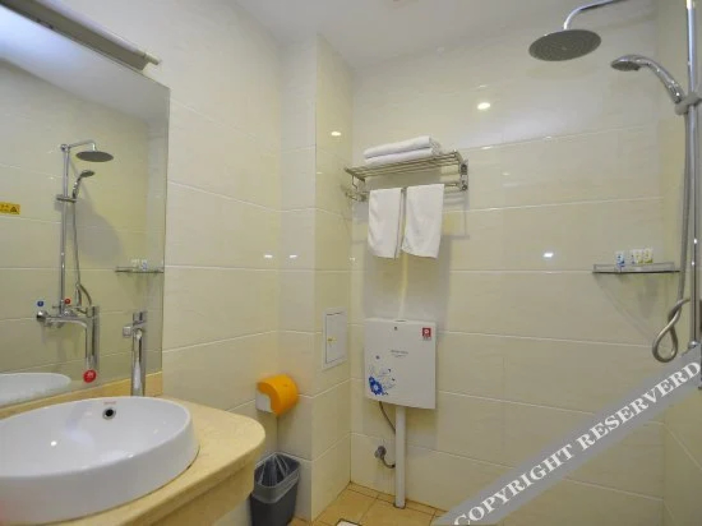 Sunday Holiday Hotel