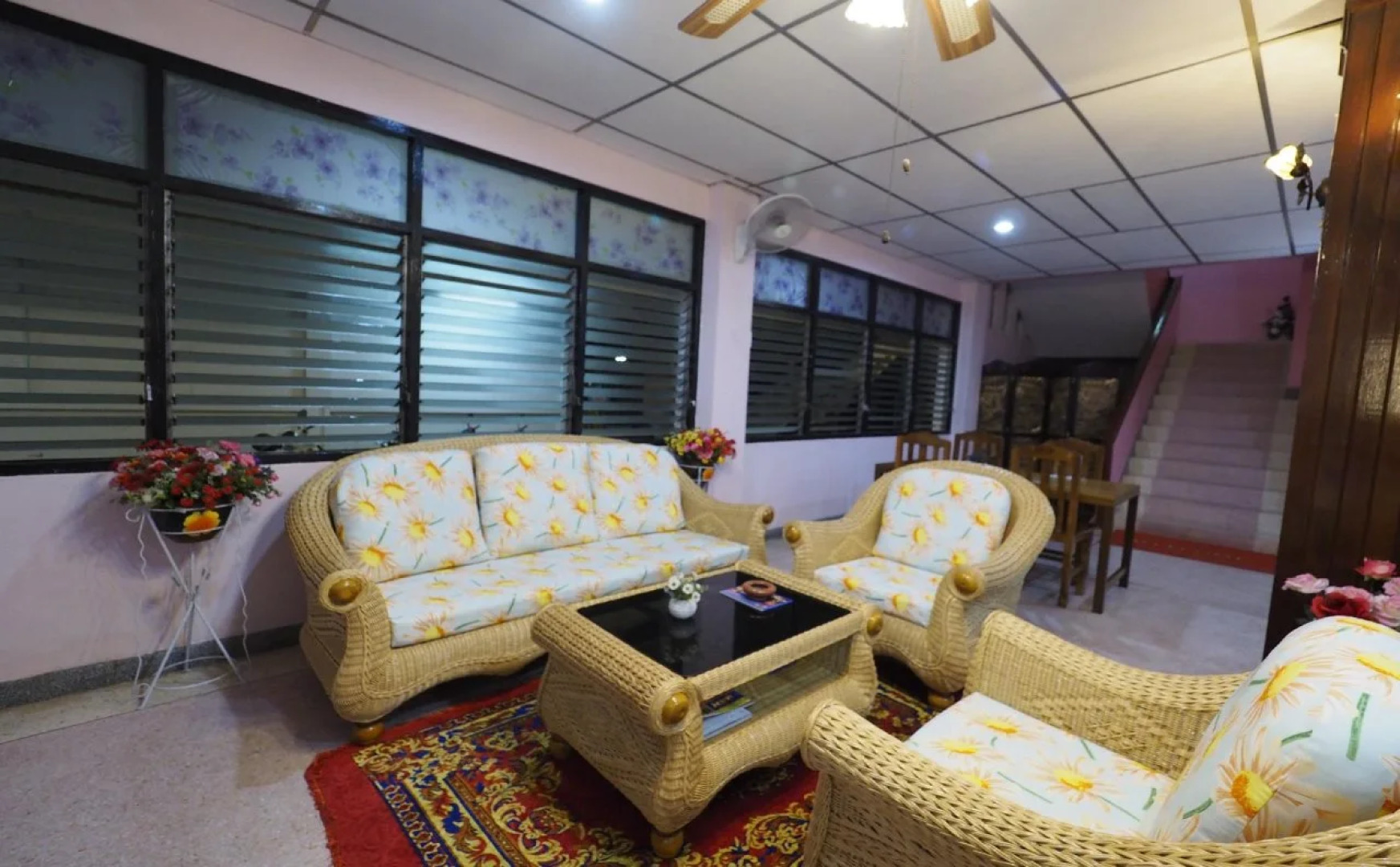 Royal Land Mae Klong Hotel