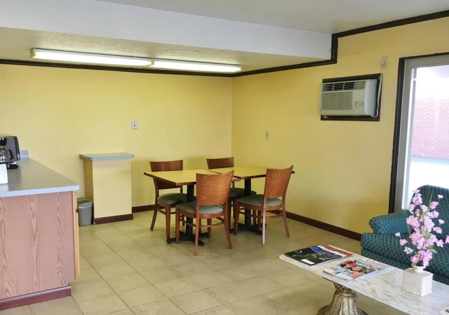 Americas Best Value Inn & Suites - East Toledo/Millbury