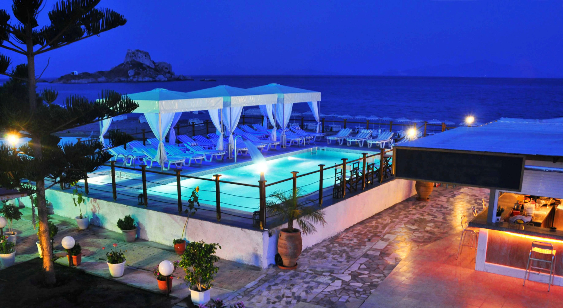 Sacallis Inn Beach Hotel