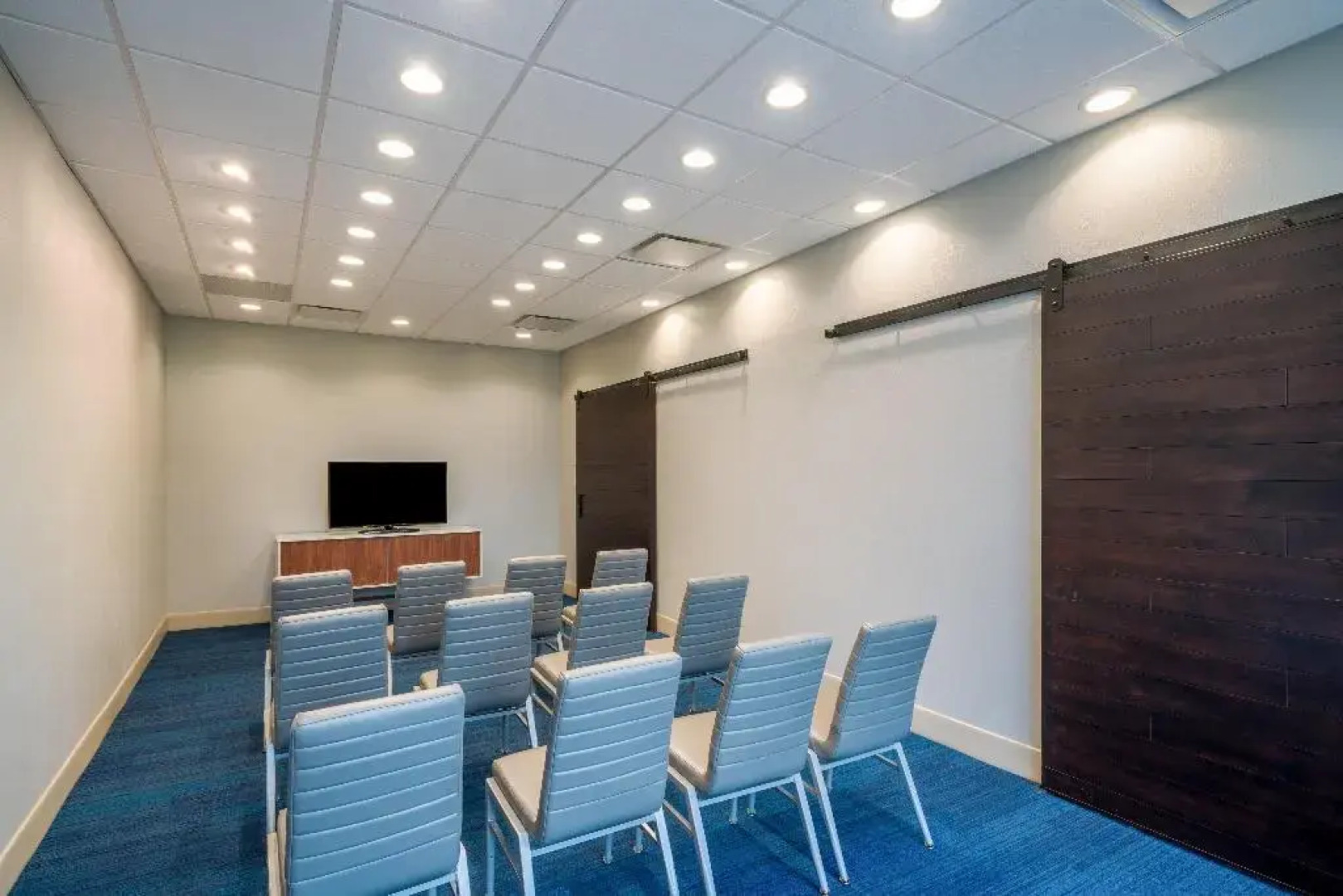 Holiday Inn Express & Suites St Peters by IHG