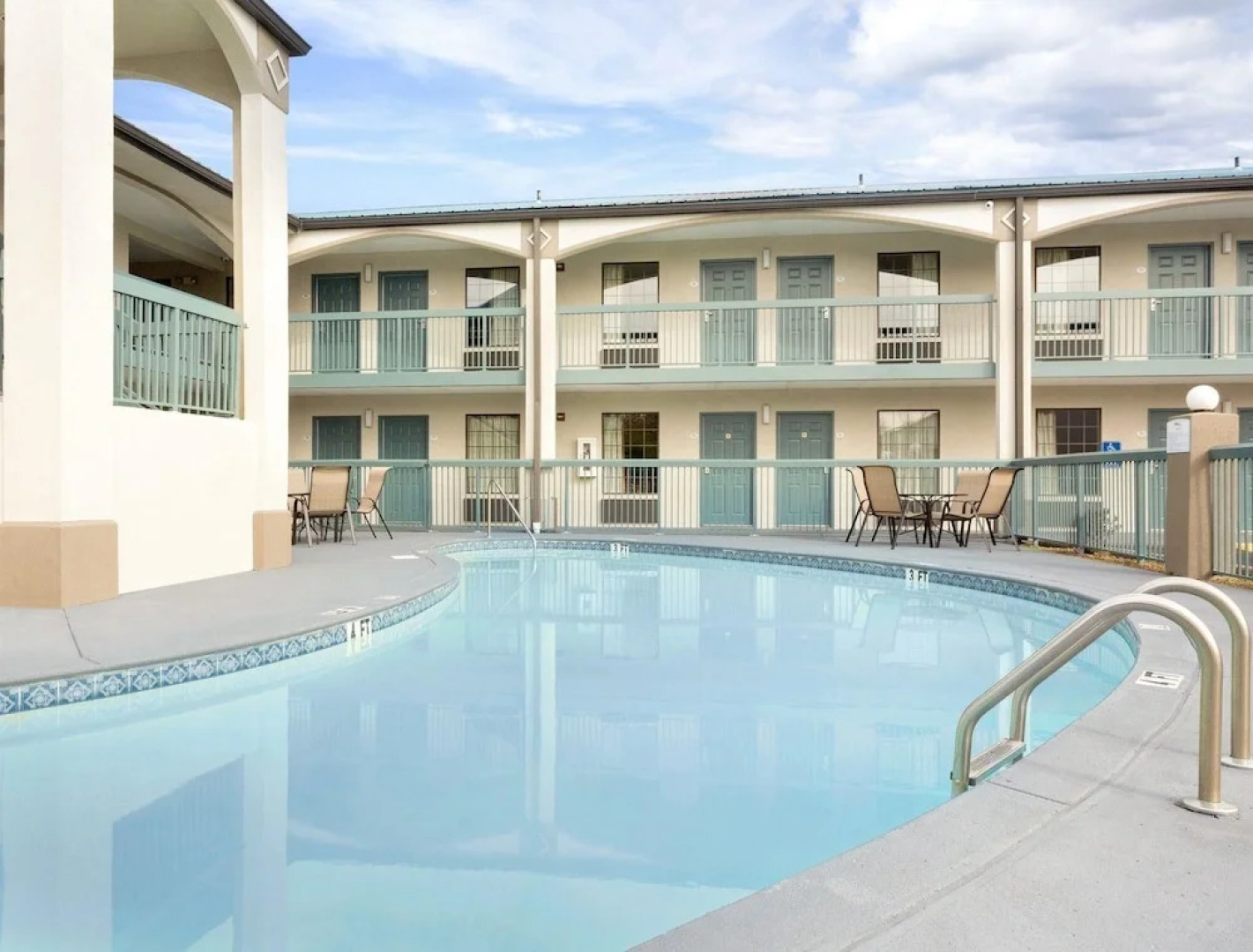 Baymont Inn & Suites Gallatin
