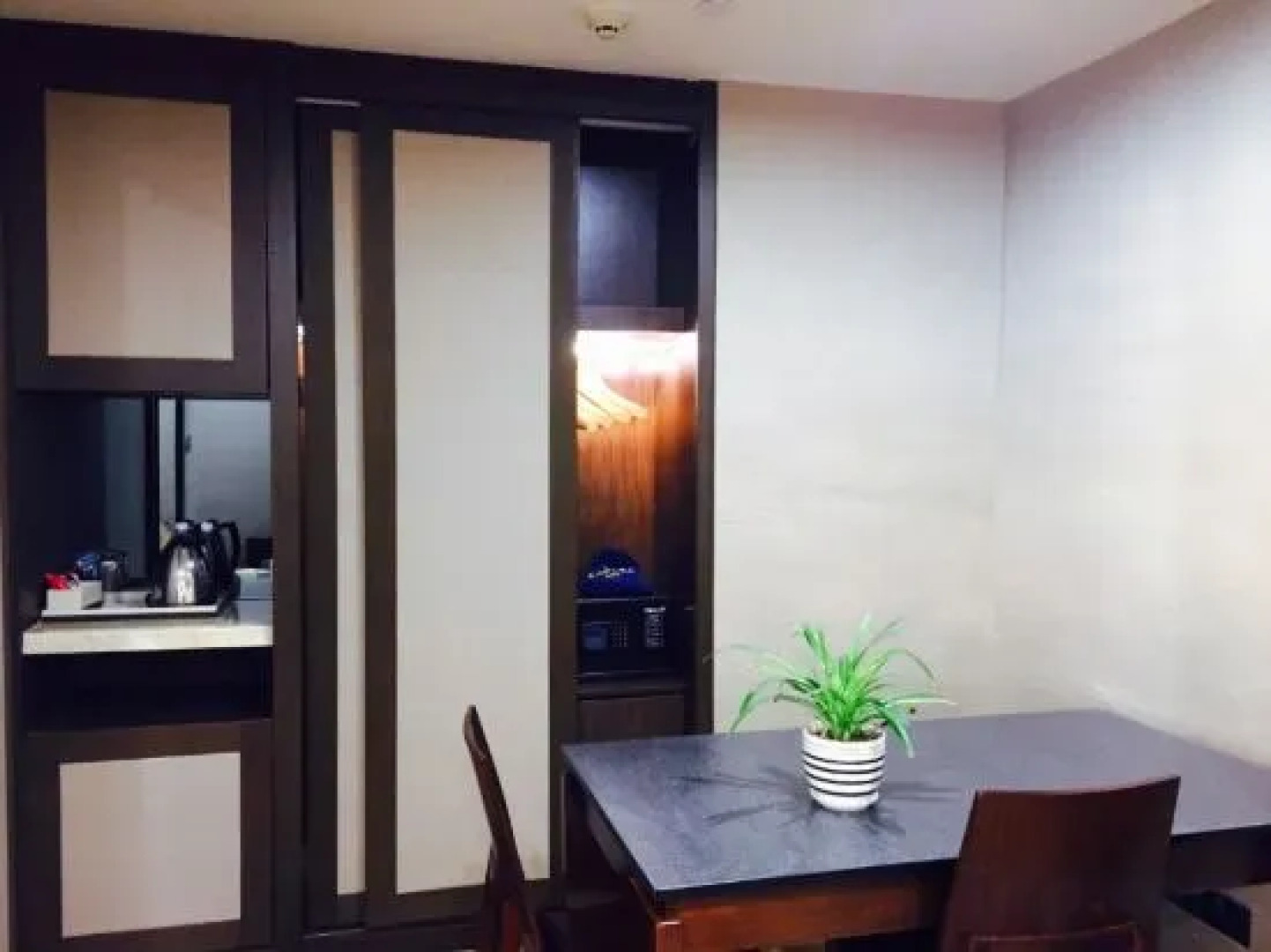 Wanshanhong Hotel (Tongren No.6 Middle School Gymnasium Branch)