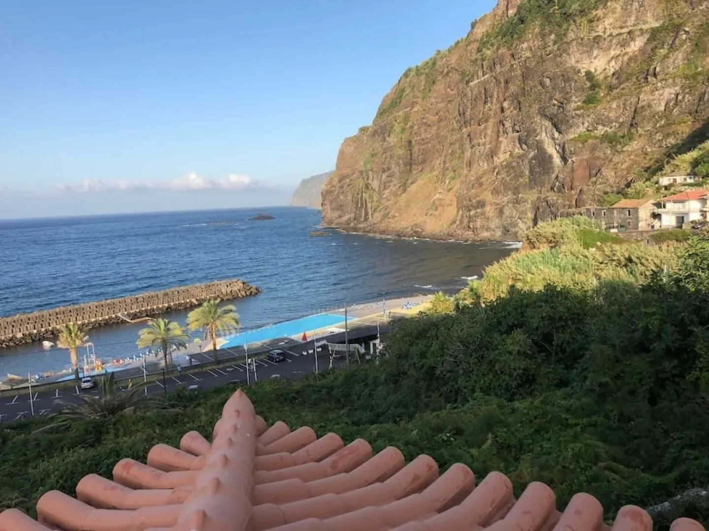 P Delgada 3-bed House, Sleeps 6, Parking & Seaview