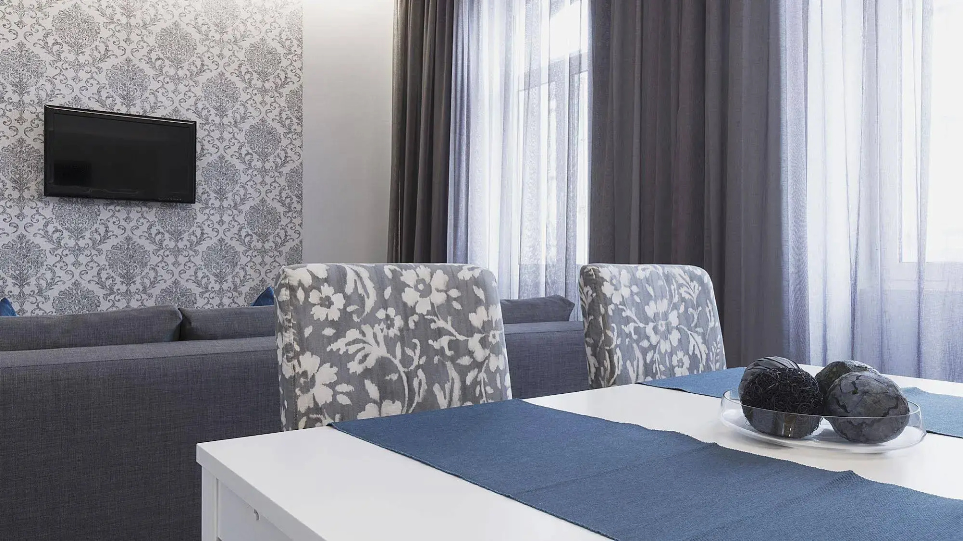 Riversuites