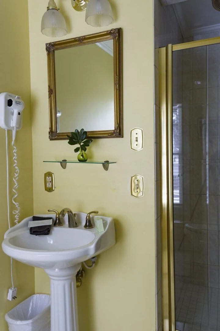 Rosemont Inn Resort B&B