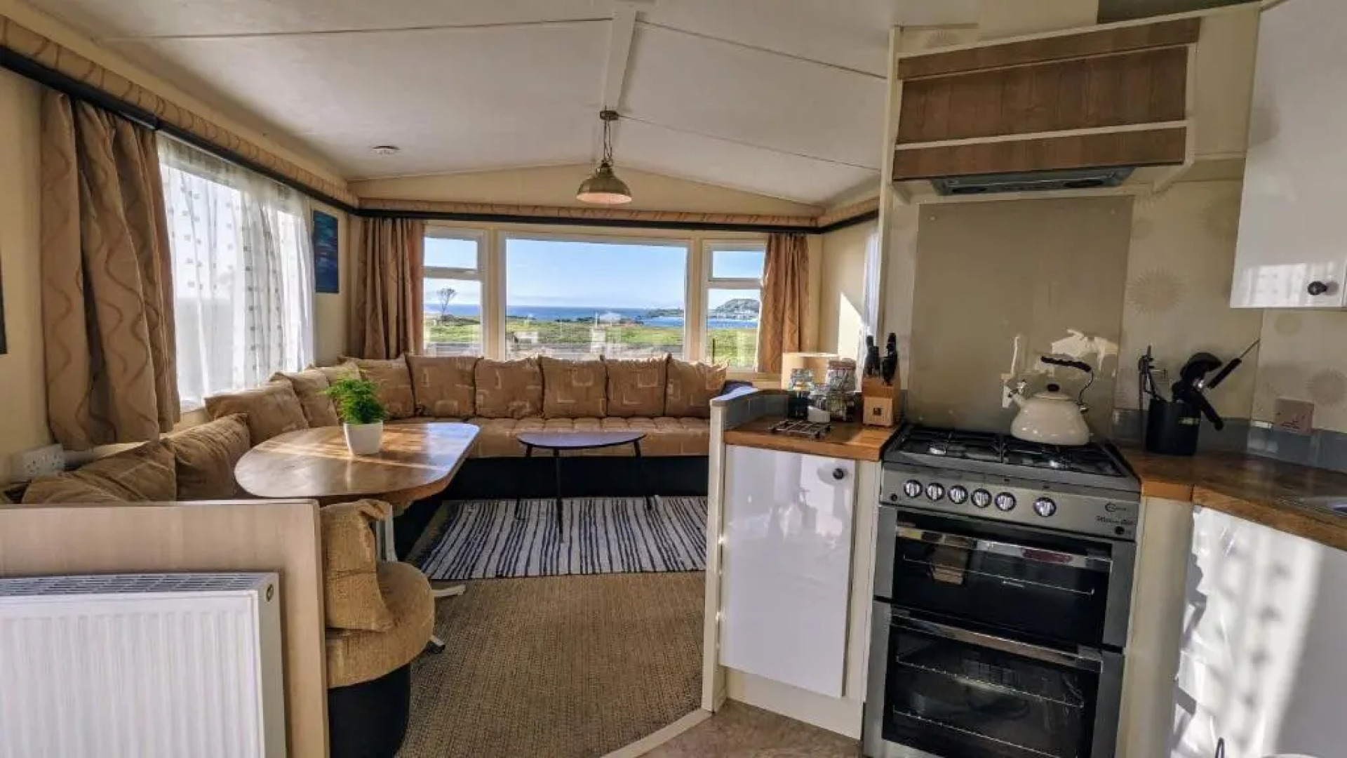 Litua Caravan with stunning sea views