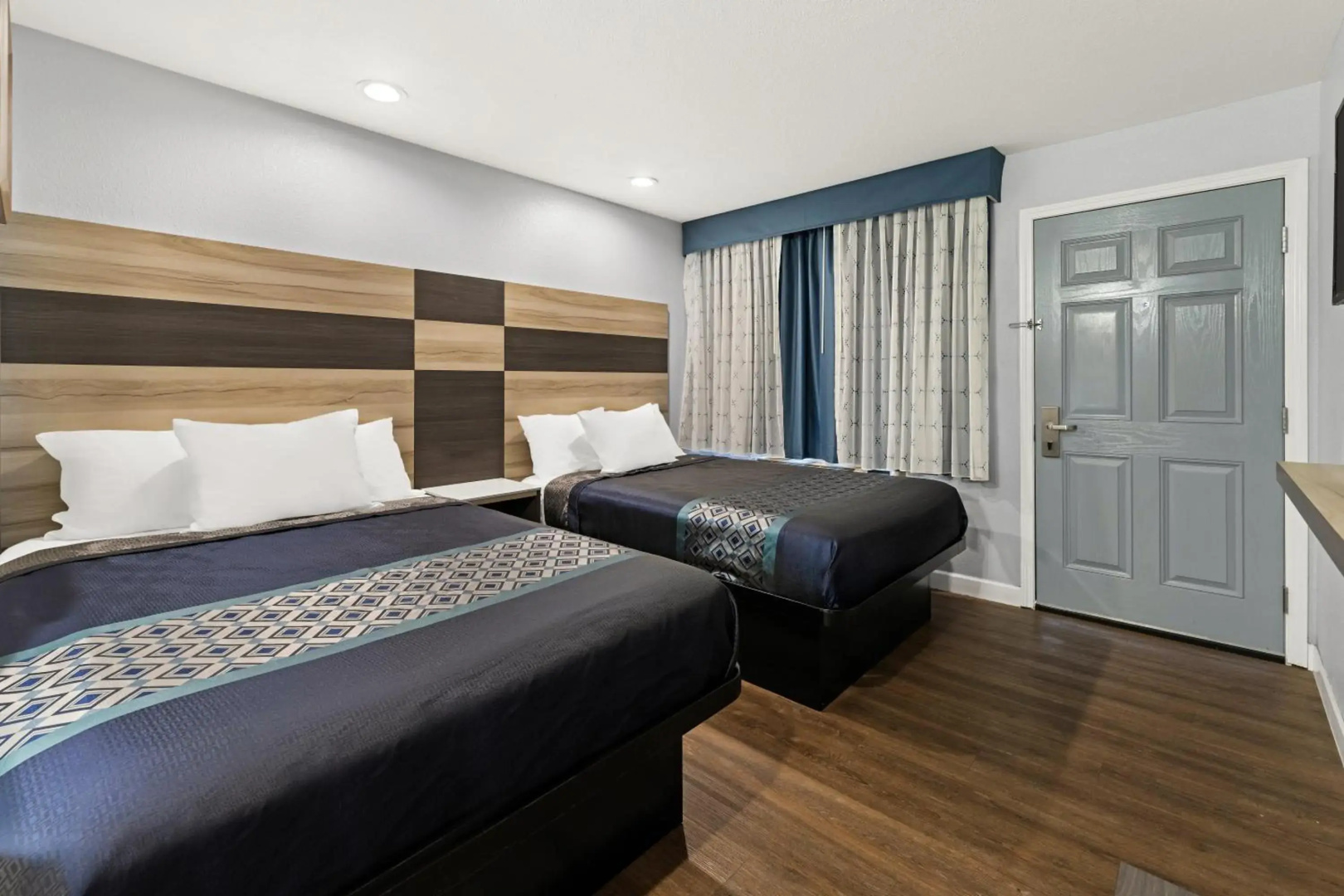 Bay Breeze Inn
