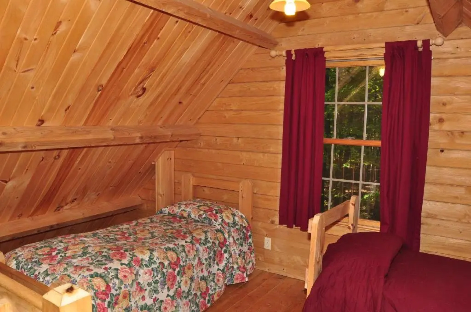 Tranquil Timbers Deluxe Cabin 6