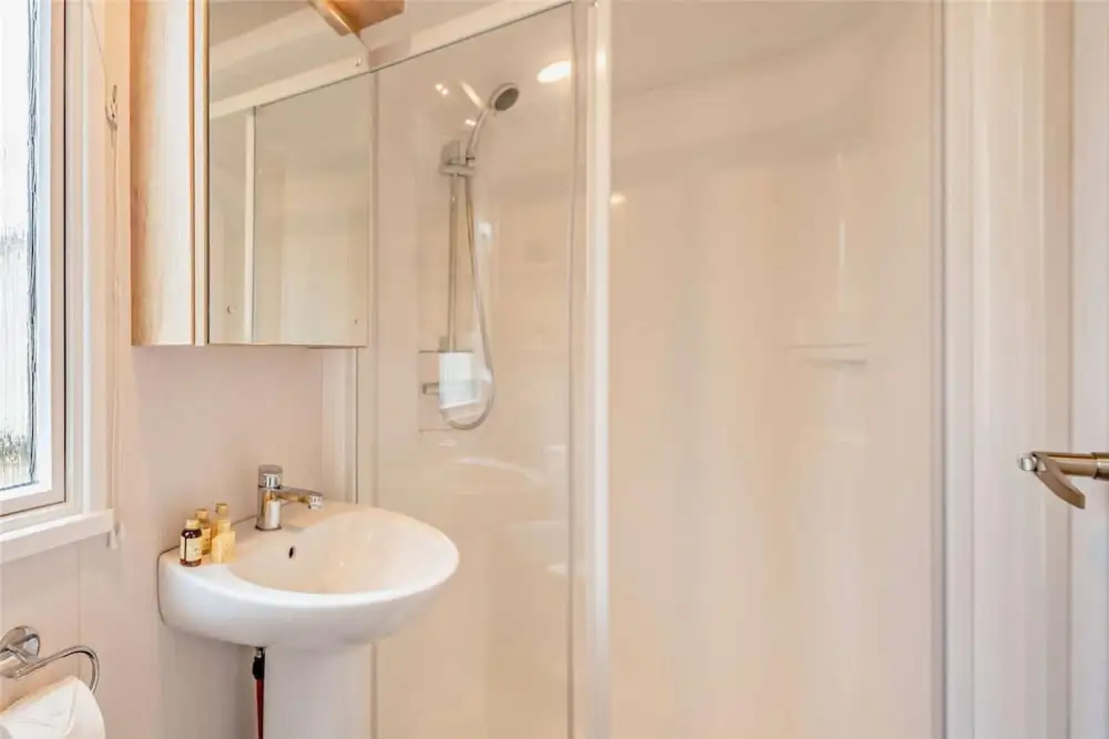 2 Bed 6 Berth Lodge in Shorefield Oakdene Dorset