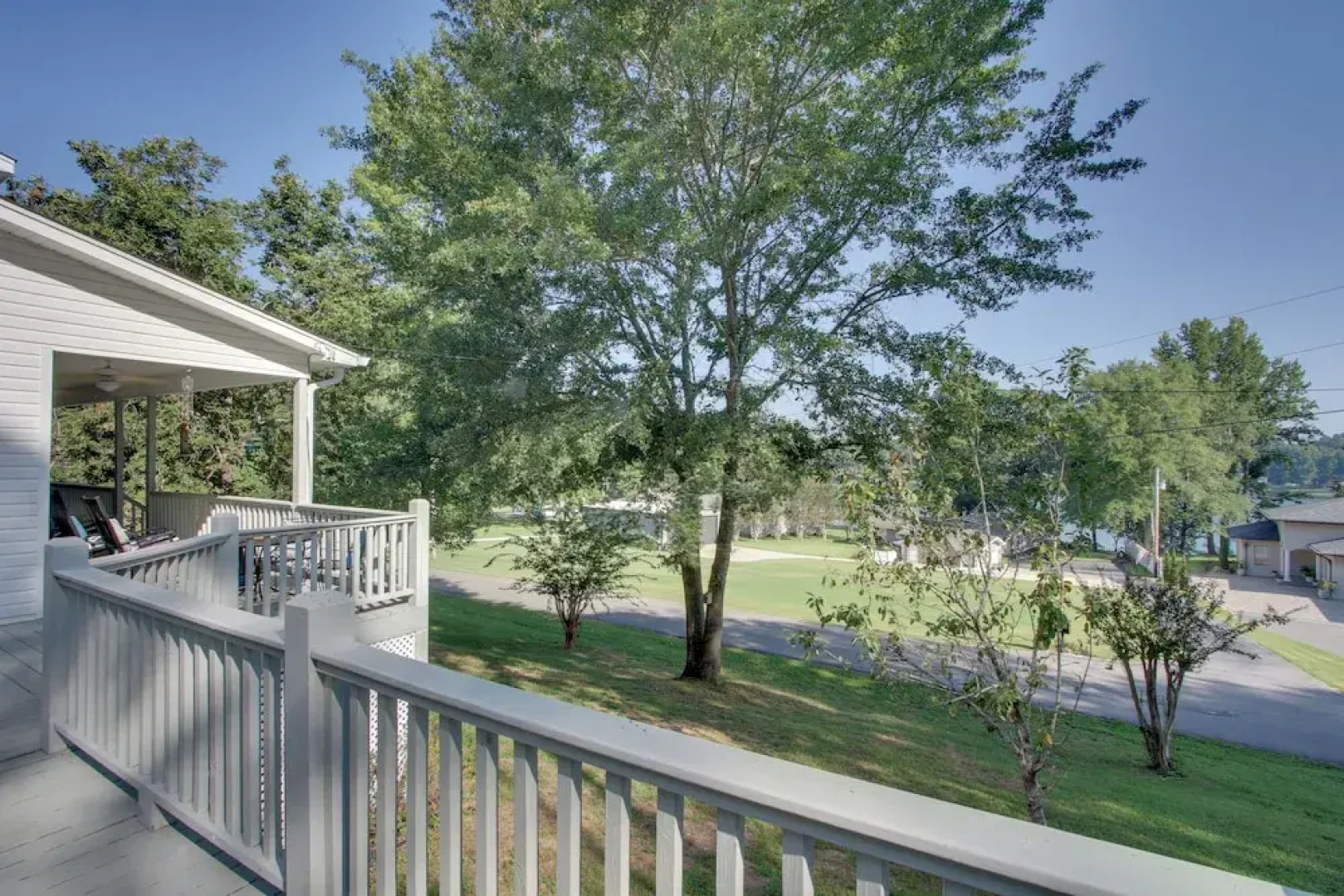 Waterfront Home Near Wilson Lake w/ Covered Porch!