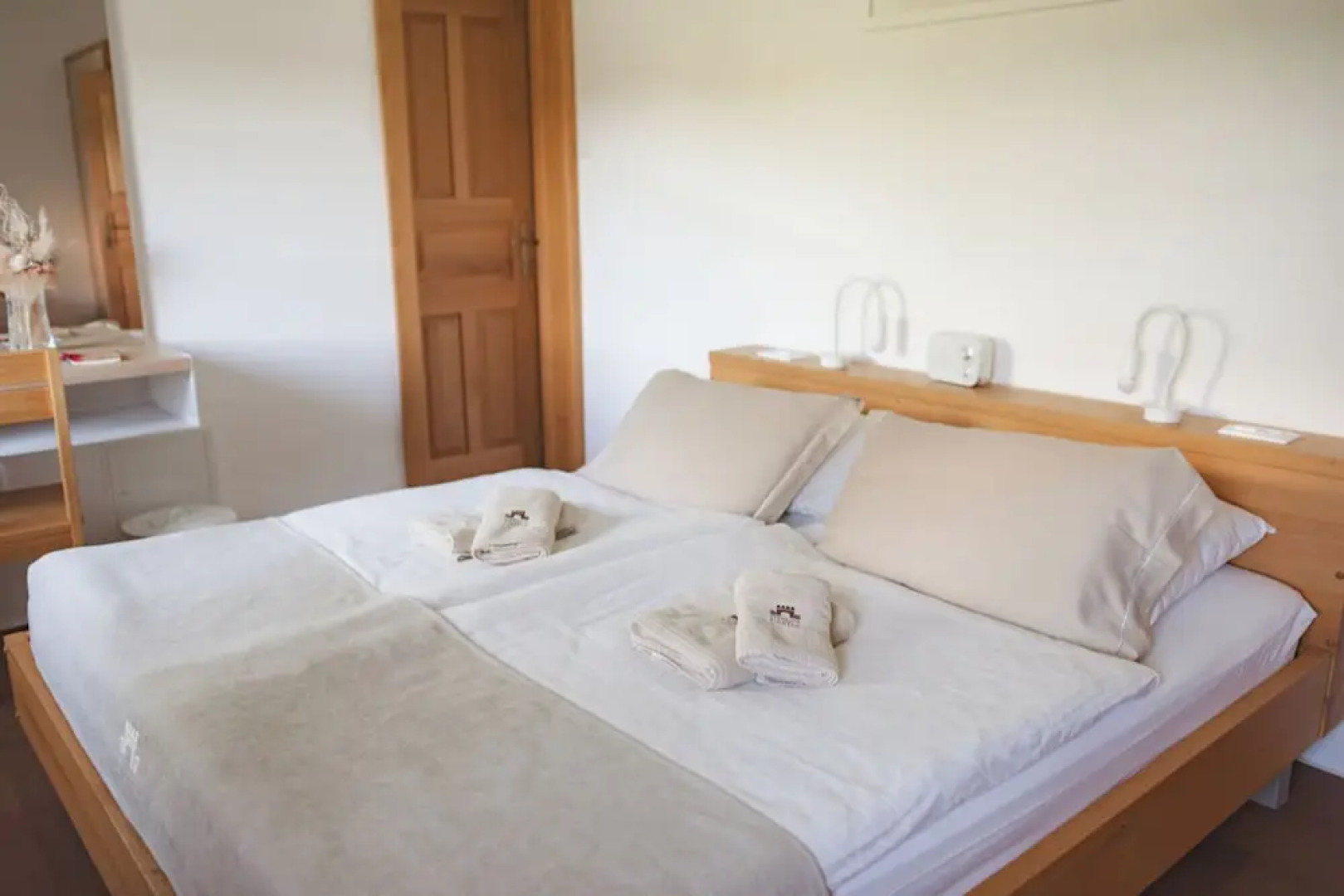 Rooms & Apartments Podsreda Castle