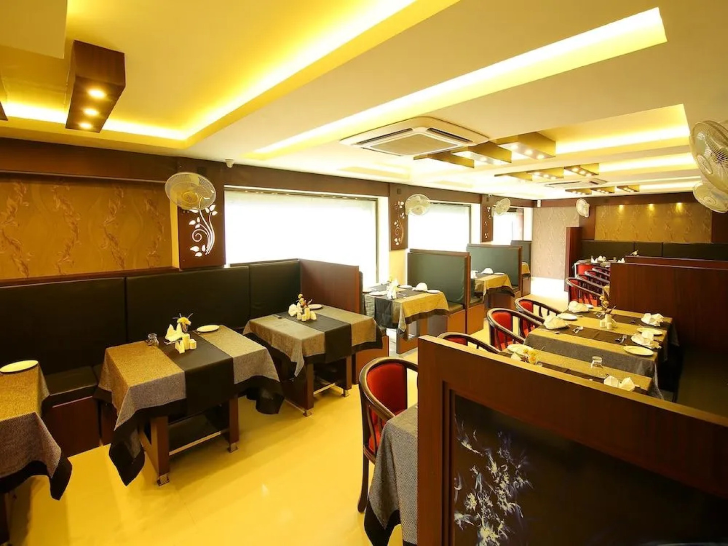 OYO 1889 Hotel AJ Park