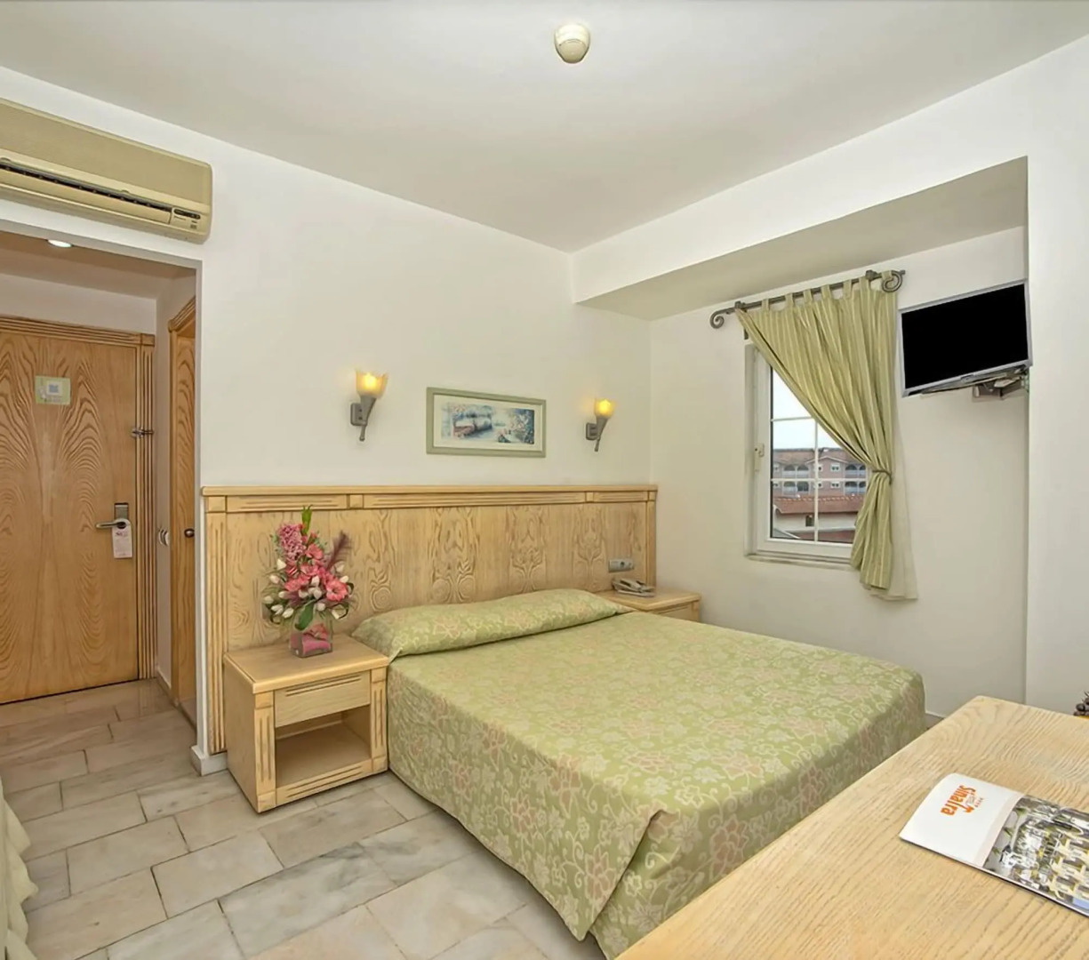 Отель Sinatra - All Inclusive