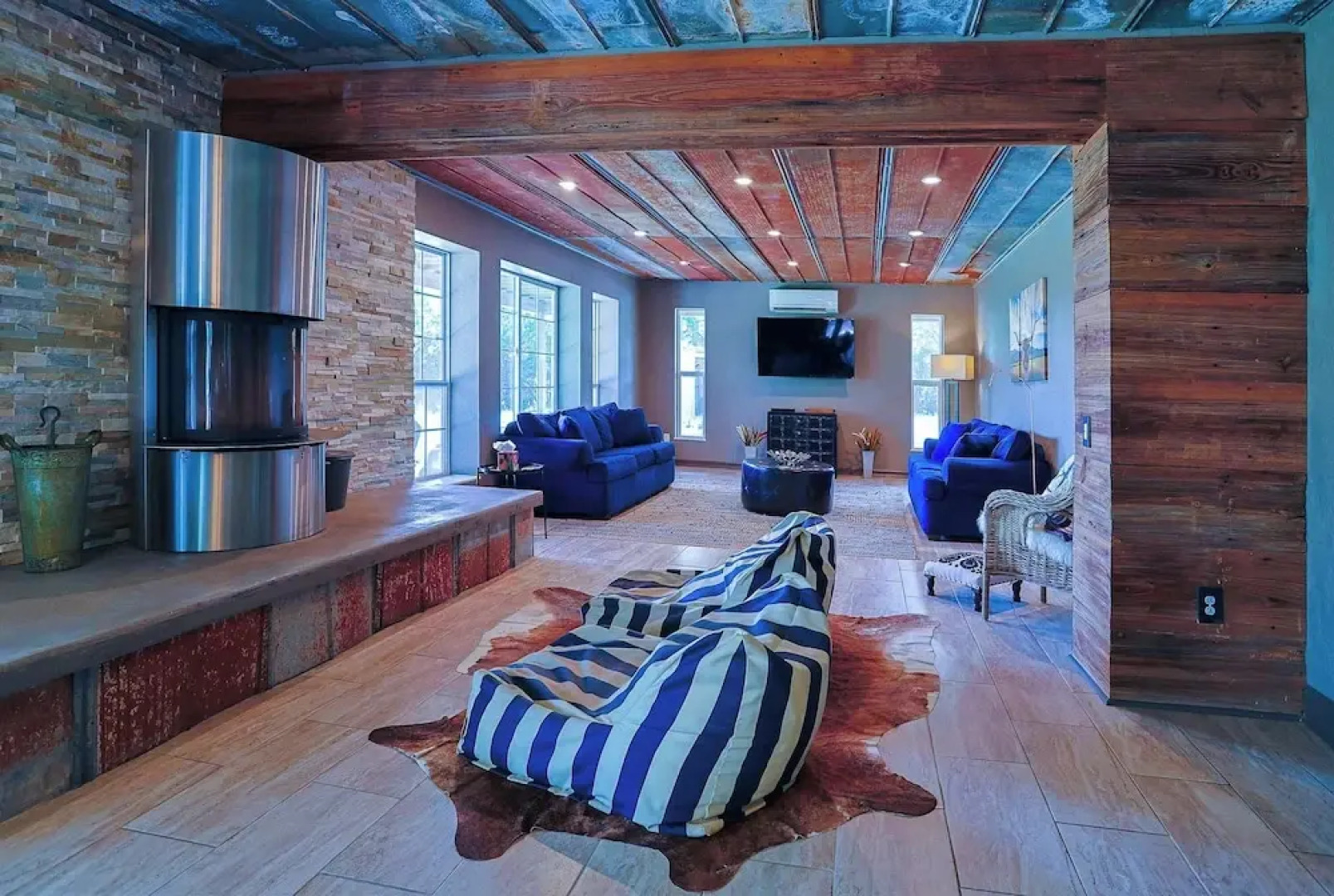 Willie's Hill Country Hideaway - Stay for 8 With Hot Tub & Fire Pit