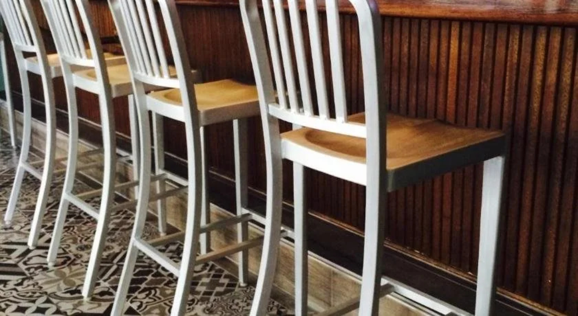 Upper Deck Hotel and Bar - Adults Only