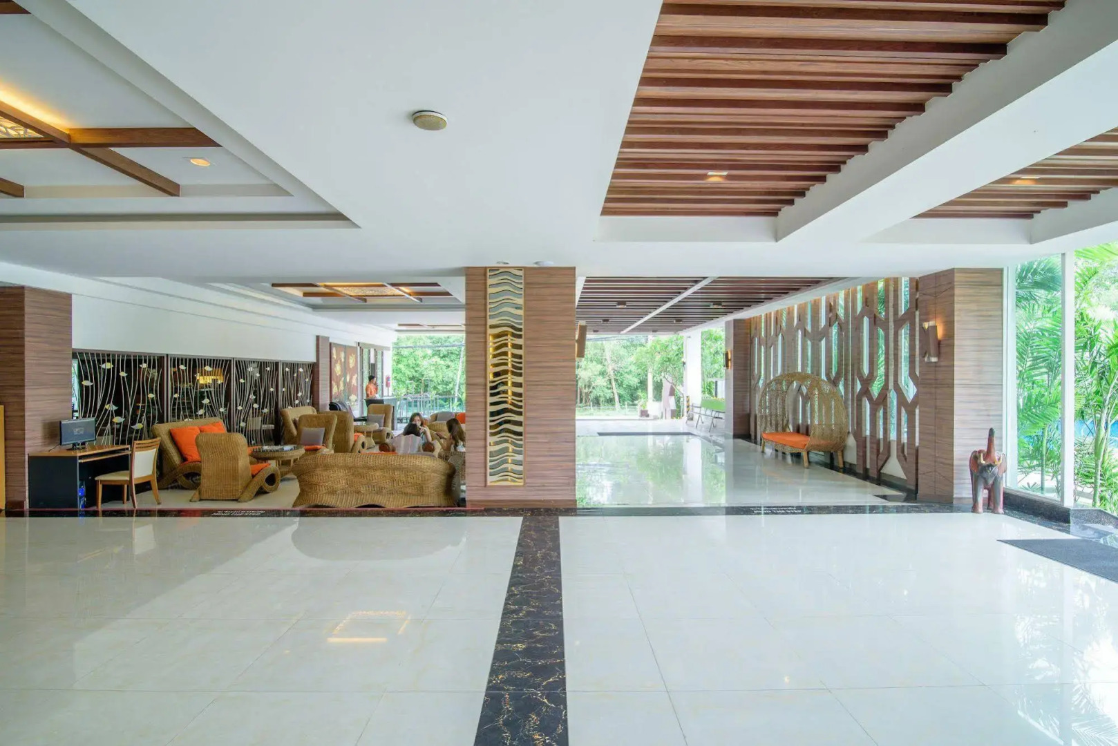 Golden Beach Cha-Am Hotel