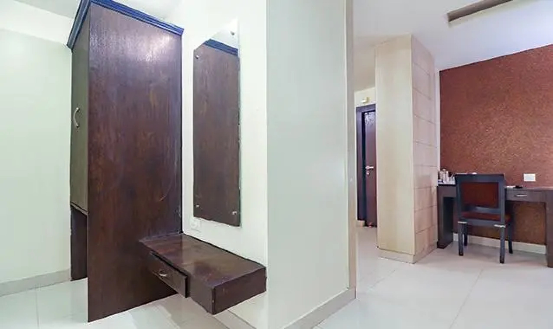 Fabhotel Nera Regency