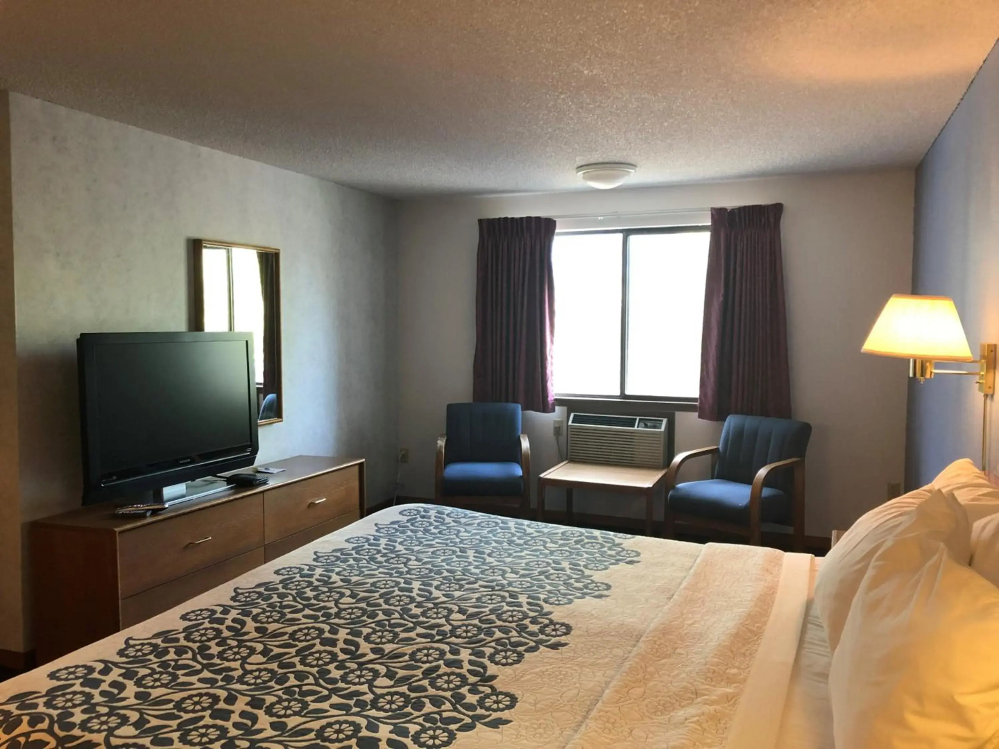 Econo Lodge Inn & Suites Colonie Center Mall