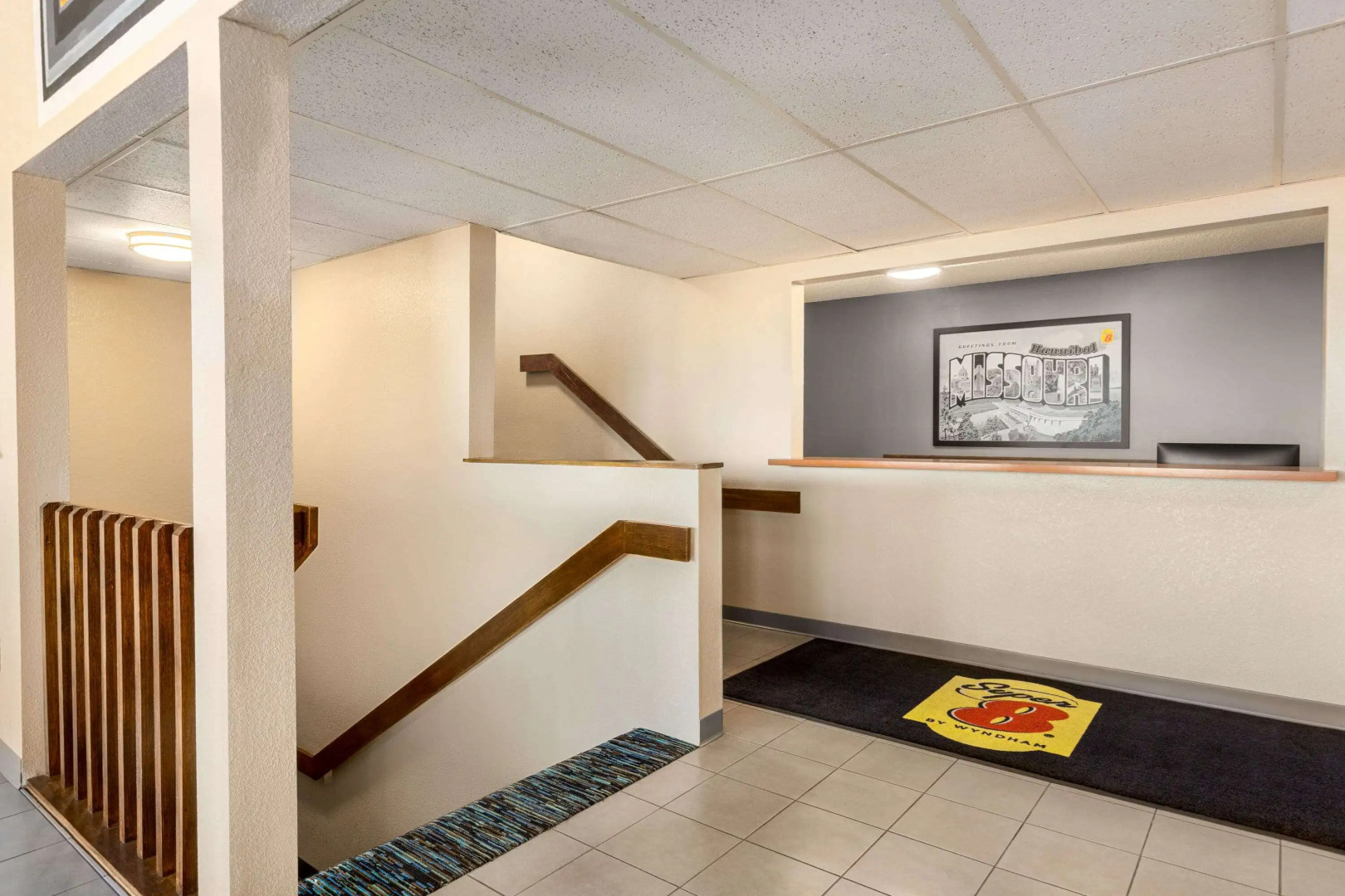 Super 8 by Wyndham Hannibal