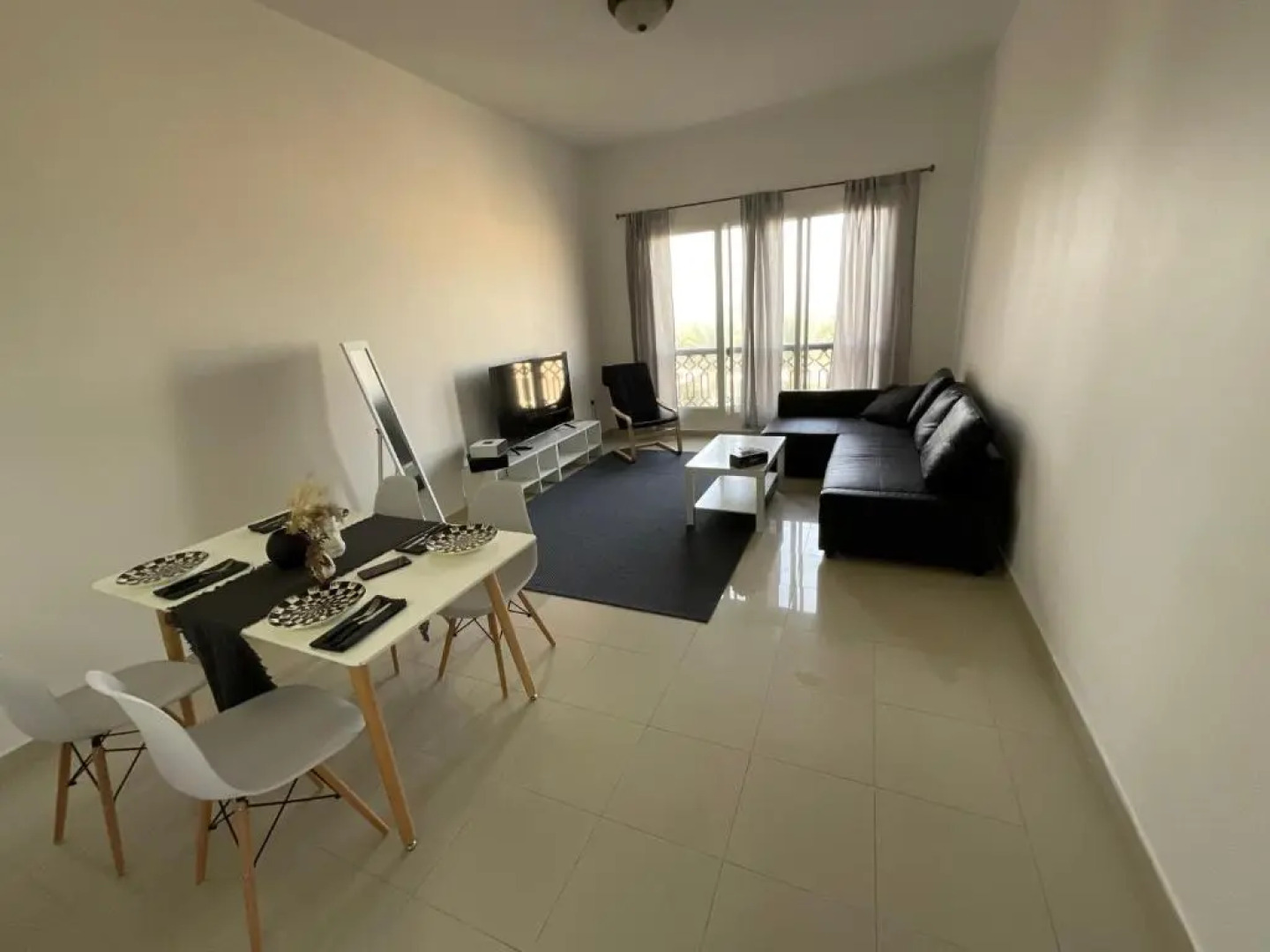 Amazing 1 Bedroom Apartment Next To The Beach