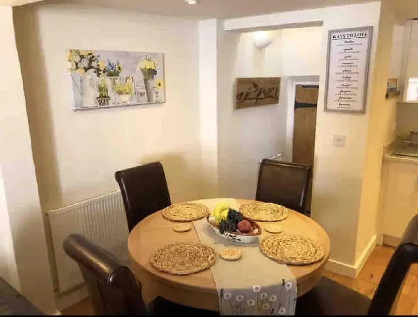 2 Bed Cottage - Sleeps 4 - Parking - Wifi