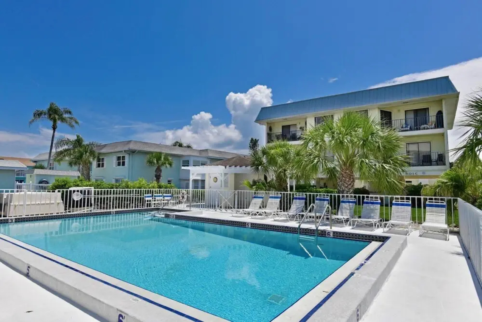 Absolute Paradise Ami-private Beach Access-water Views From Every Window-heated Pool- Walk To 14 Restaurants
