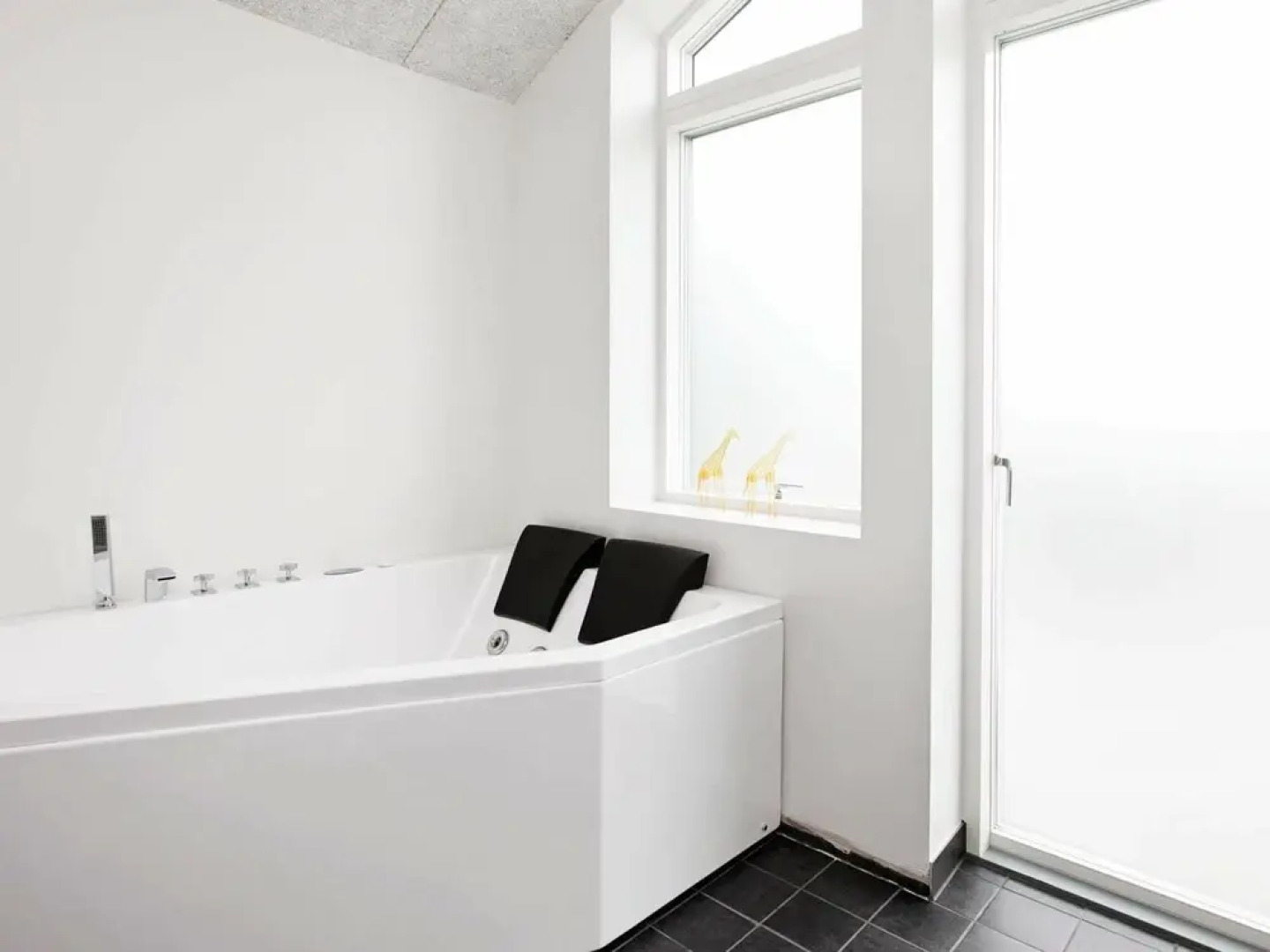 6 Person Holiday Home in Tarm