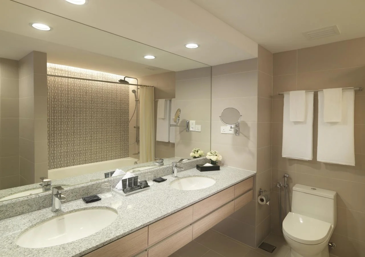Ambassador Row Hotel Suites by Lanson Place