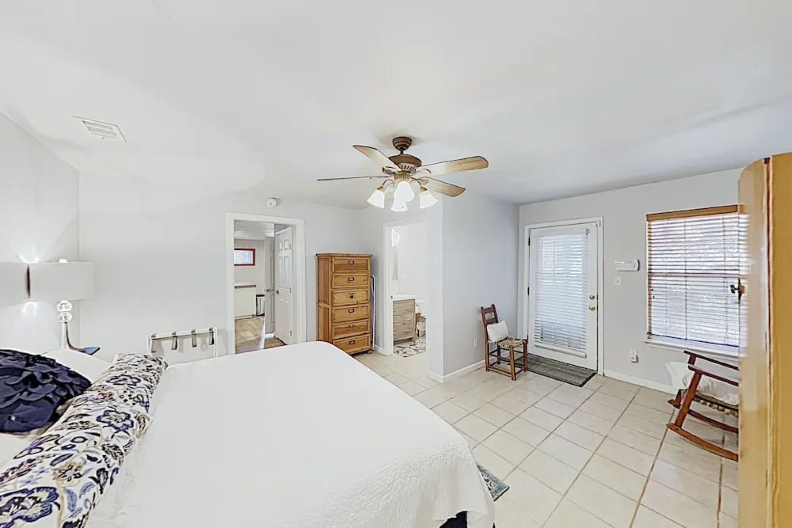 Lakefront Oasis W/ Private Dock & 23 Boat Slip 3 Bedroom Home