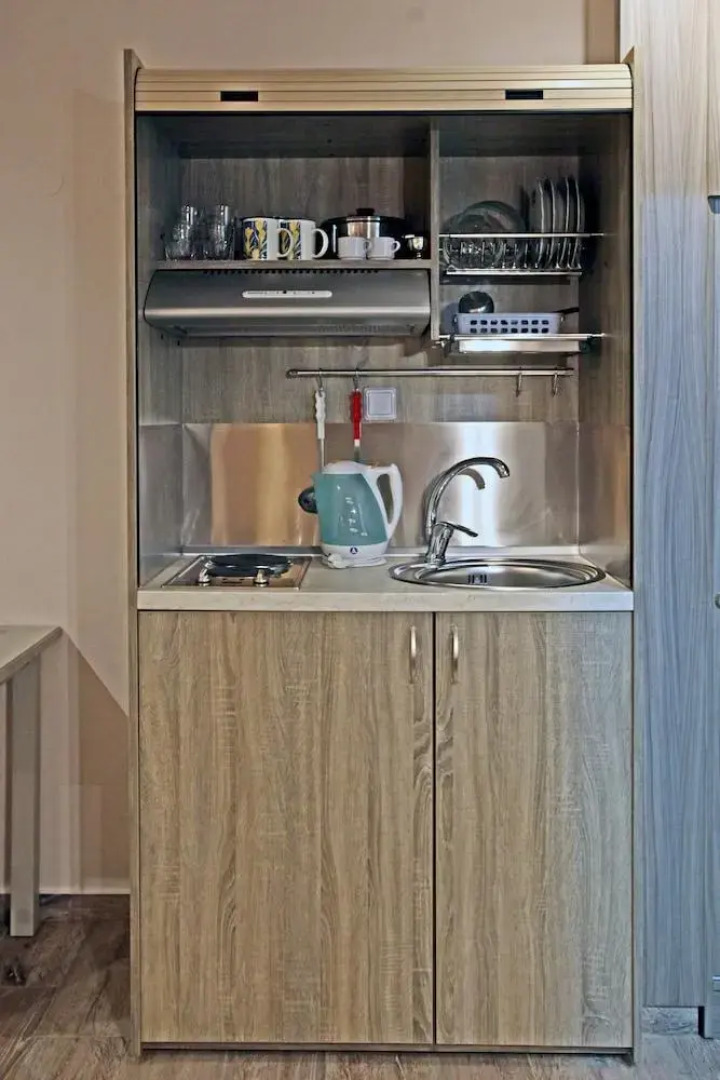 Apollo Apartments & Studios