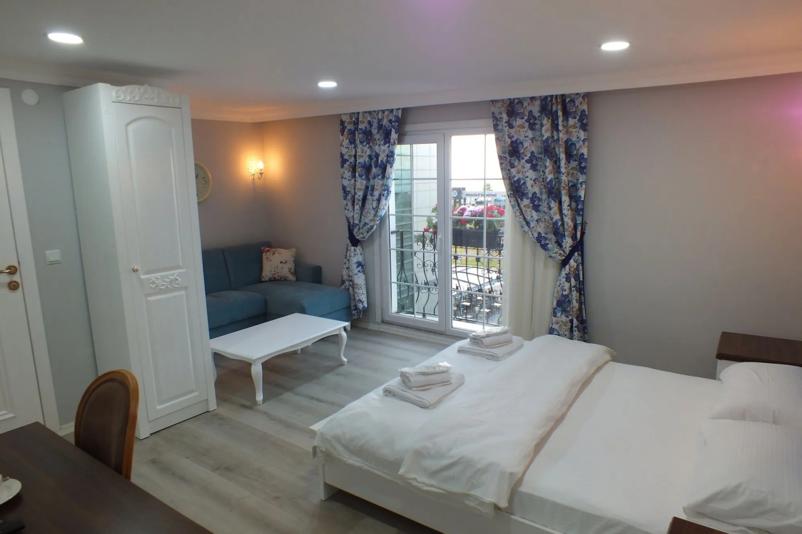 Real King Boutique Hotel