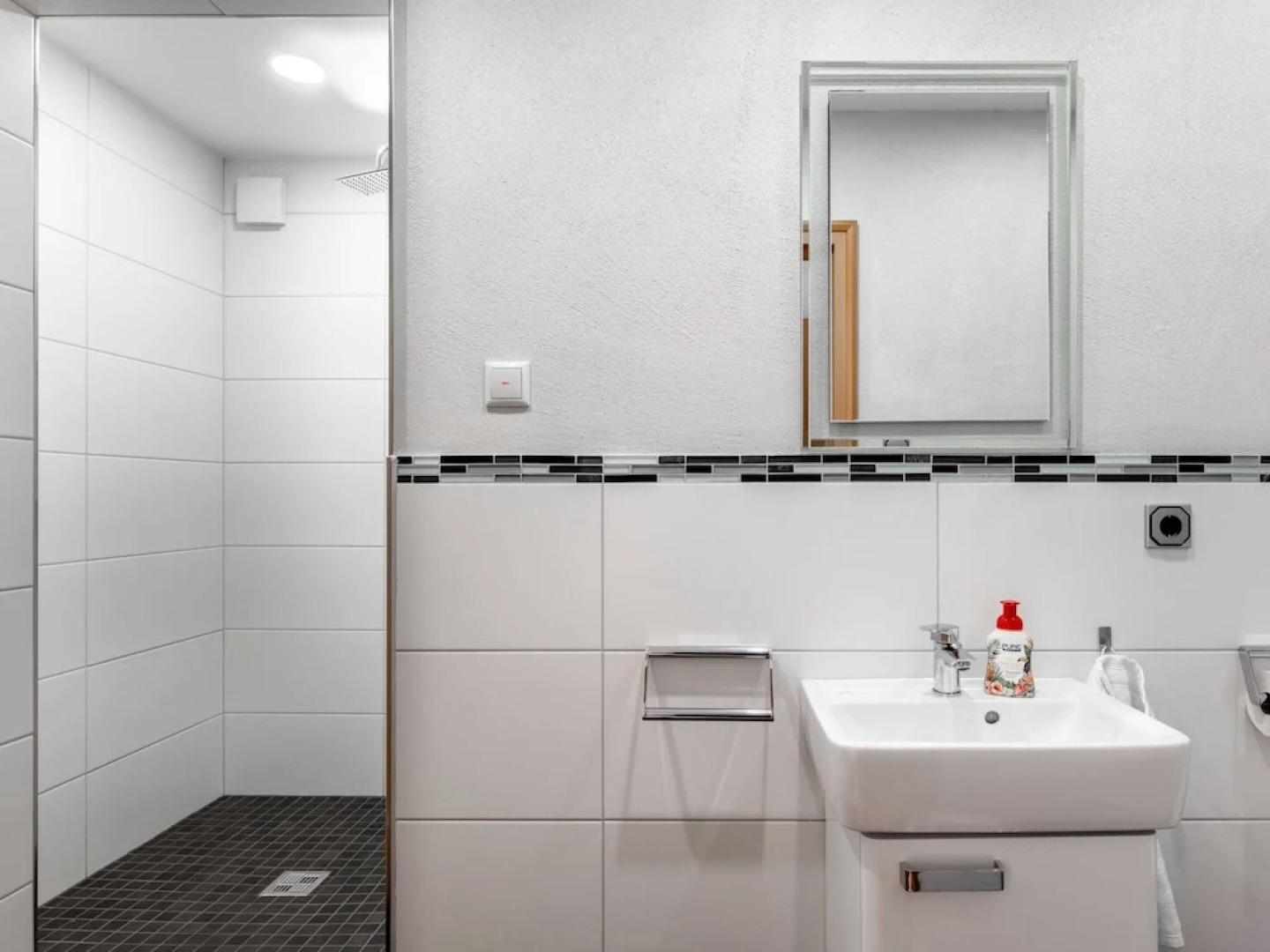 Garden Retreat With Pond View