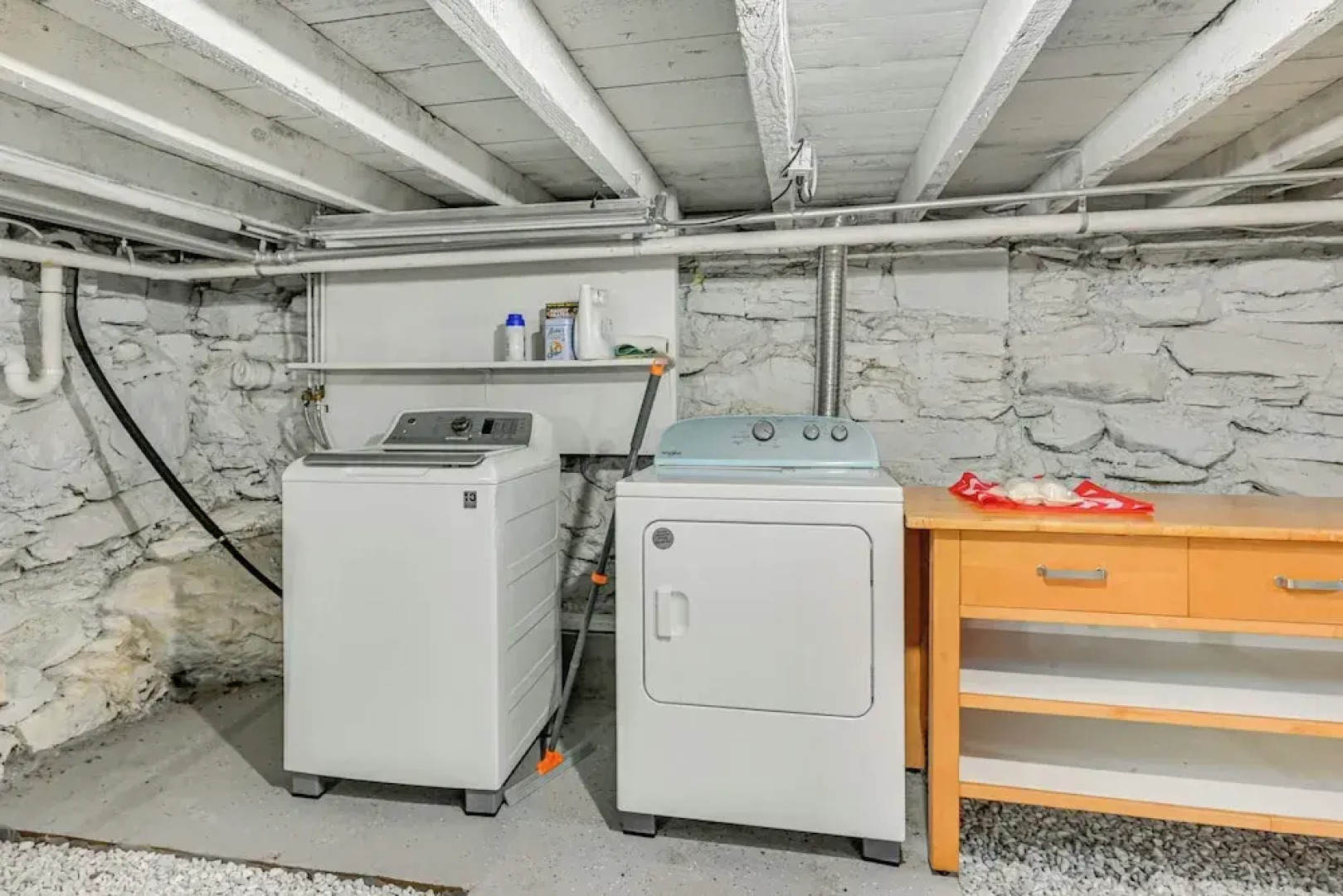 Cottage-chic Retreat < 1 Mi to Connecticut River!