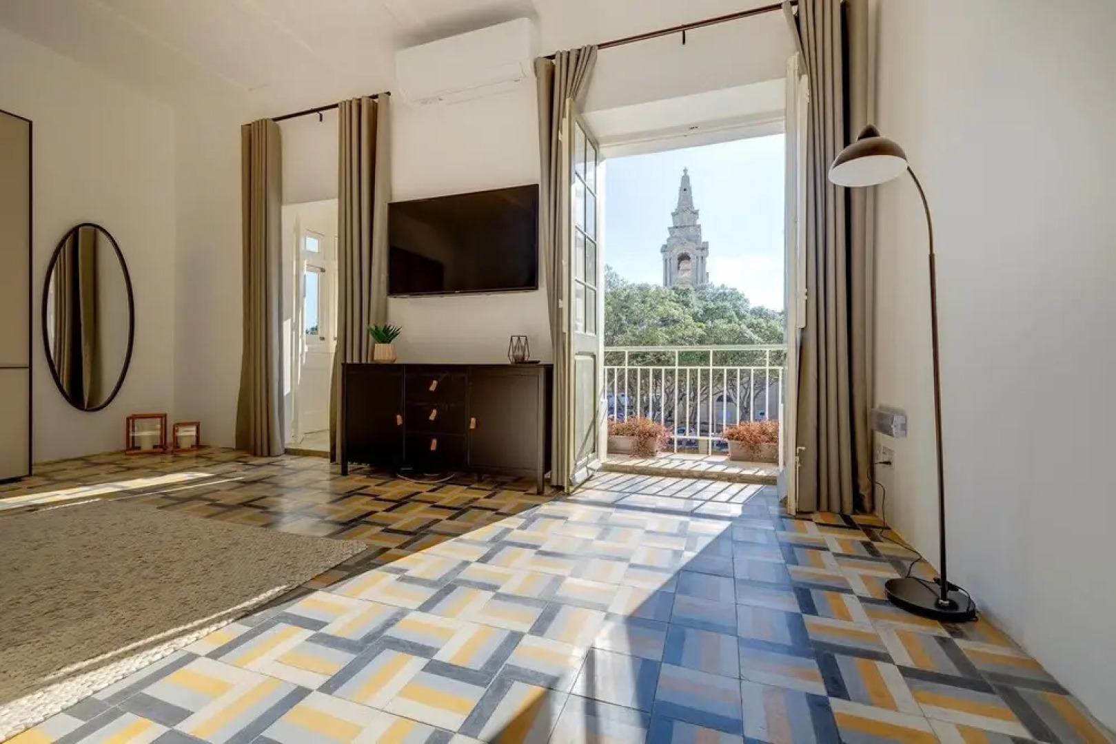 Contemporary Apartment Close to Valletta