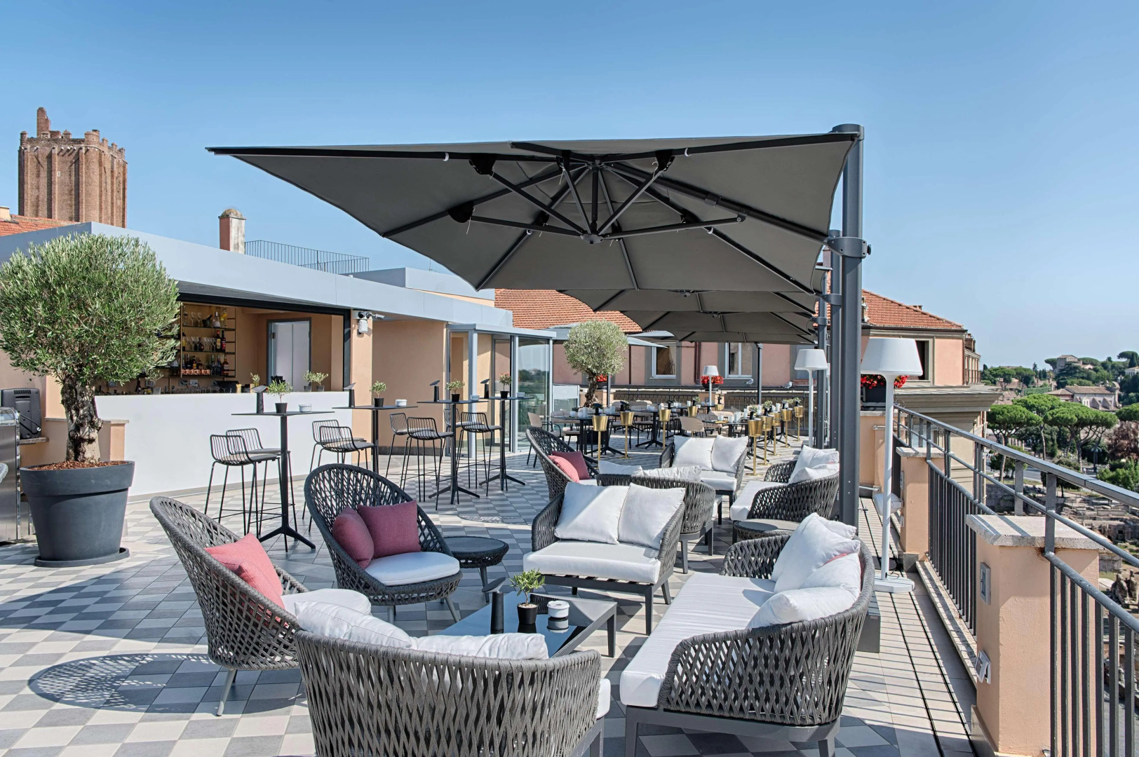 Отель NH Collection Roma Fori Imperiali