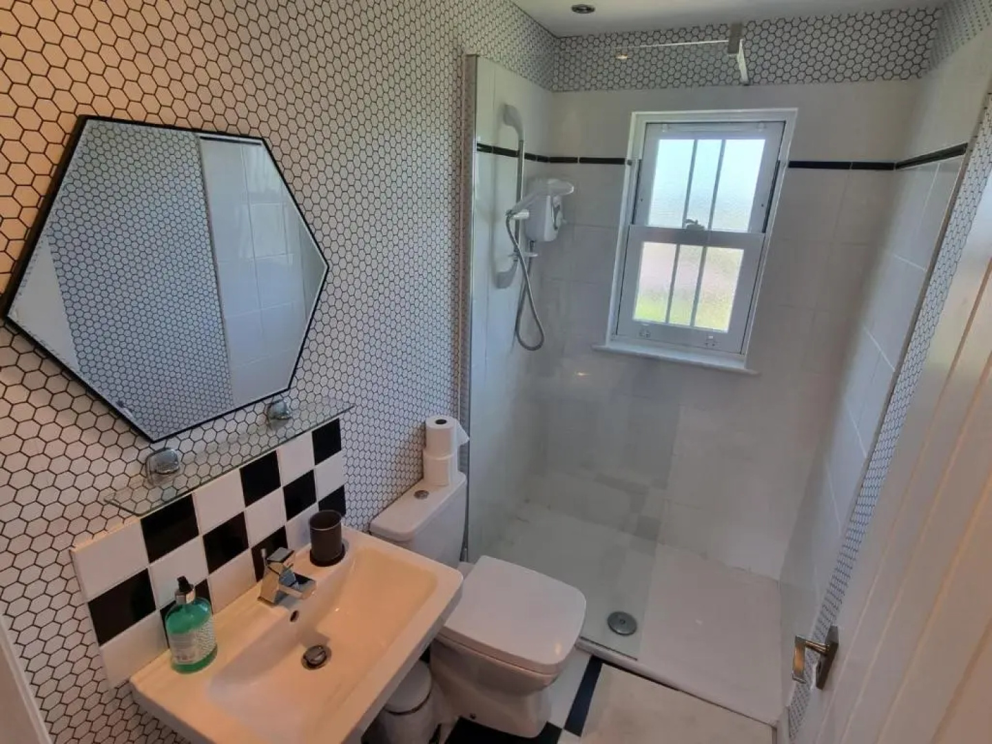 Exquisite 9 bed Villa hot tub, gym, cinema & more